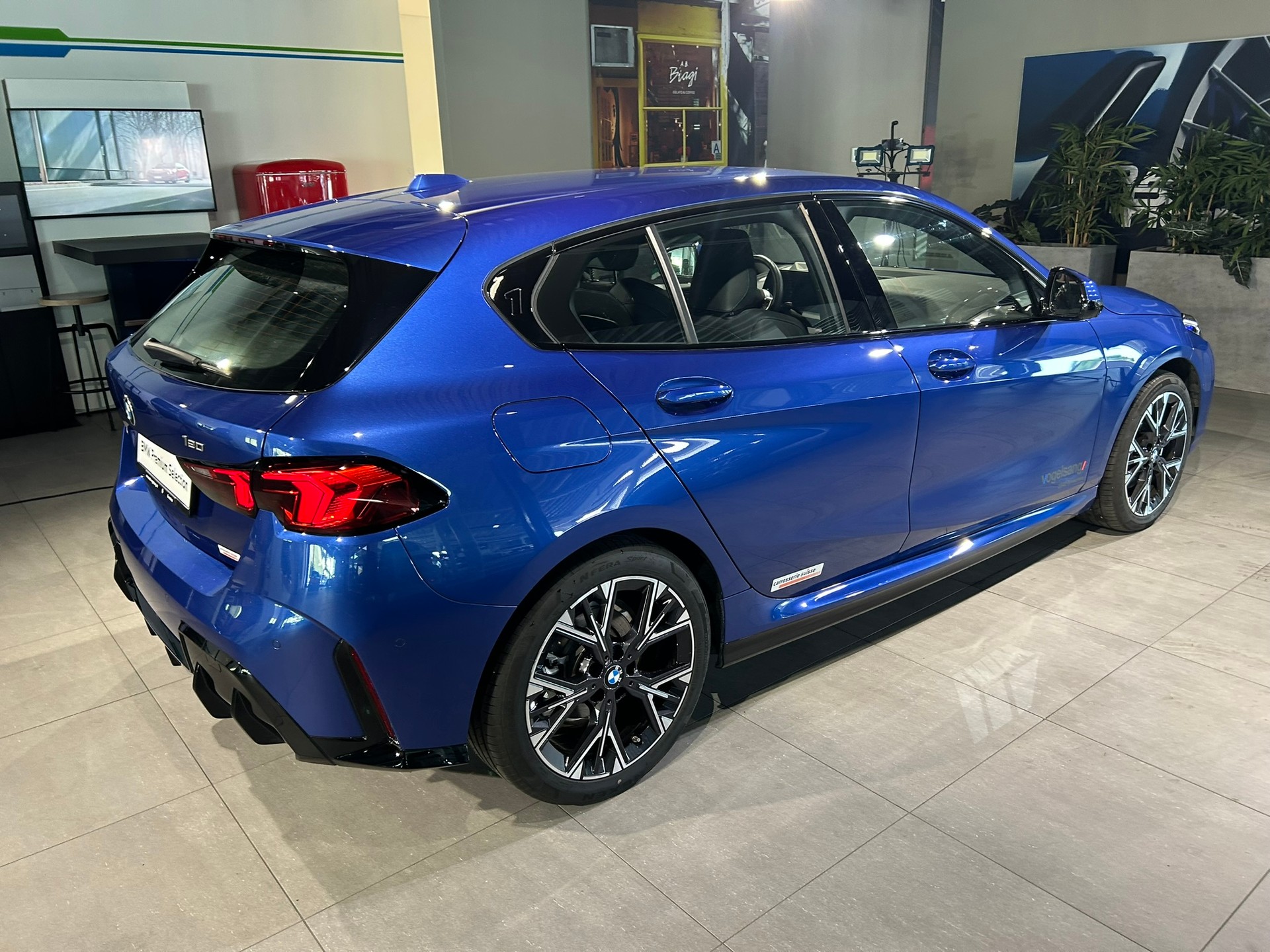BMW 120 M Sport Steptronic-image-5