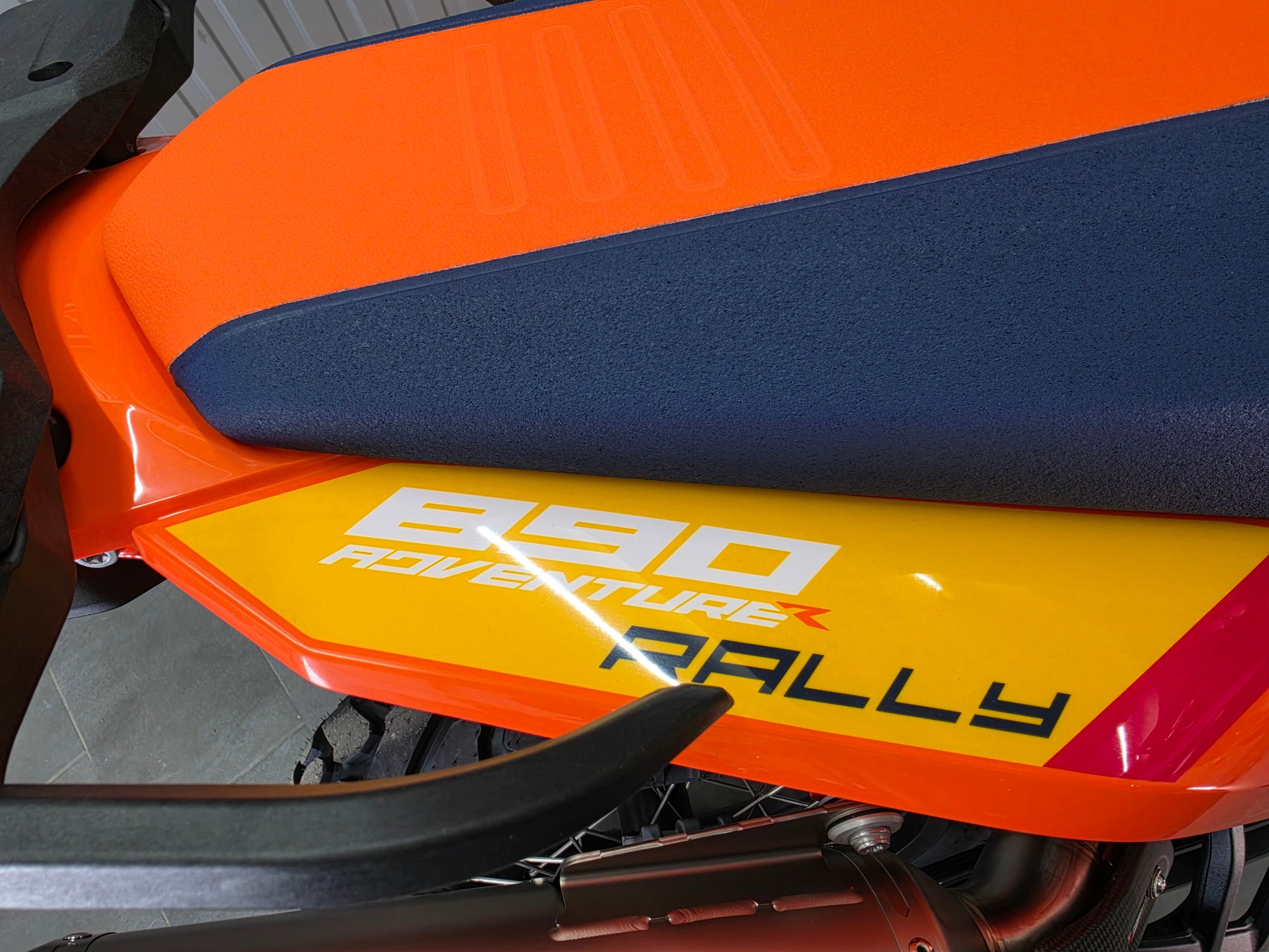 KTM 890 Adventure R Rally-image-2