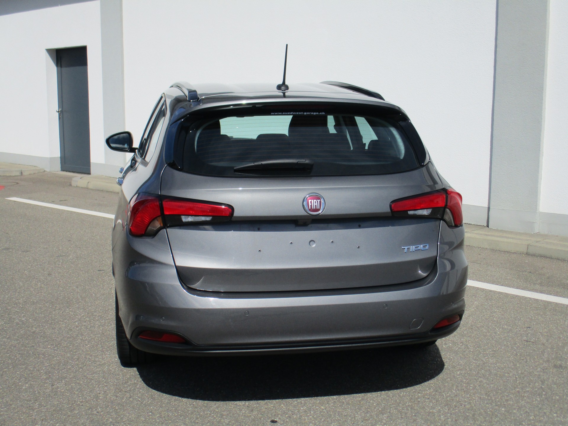 FIAT Tipo SW 1.4 T-Jet 120PS Lounge (Kombi)-image-3