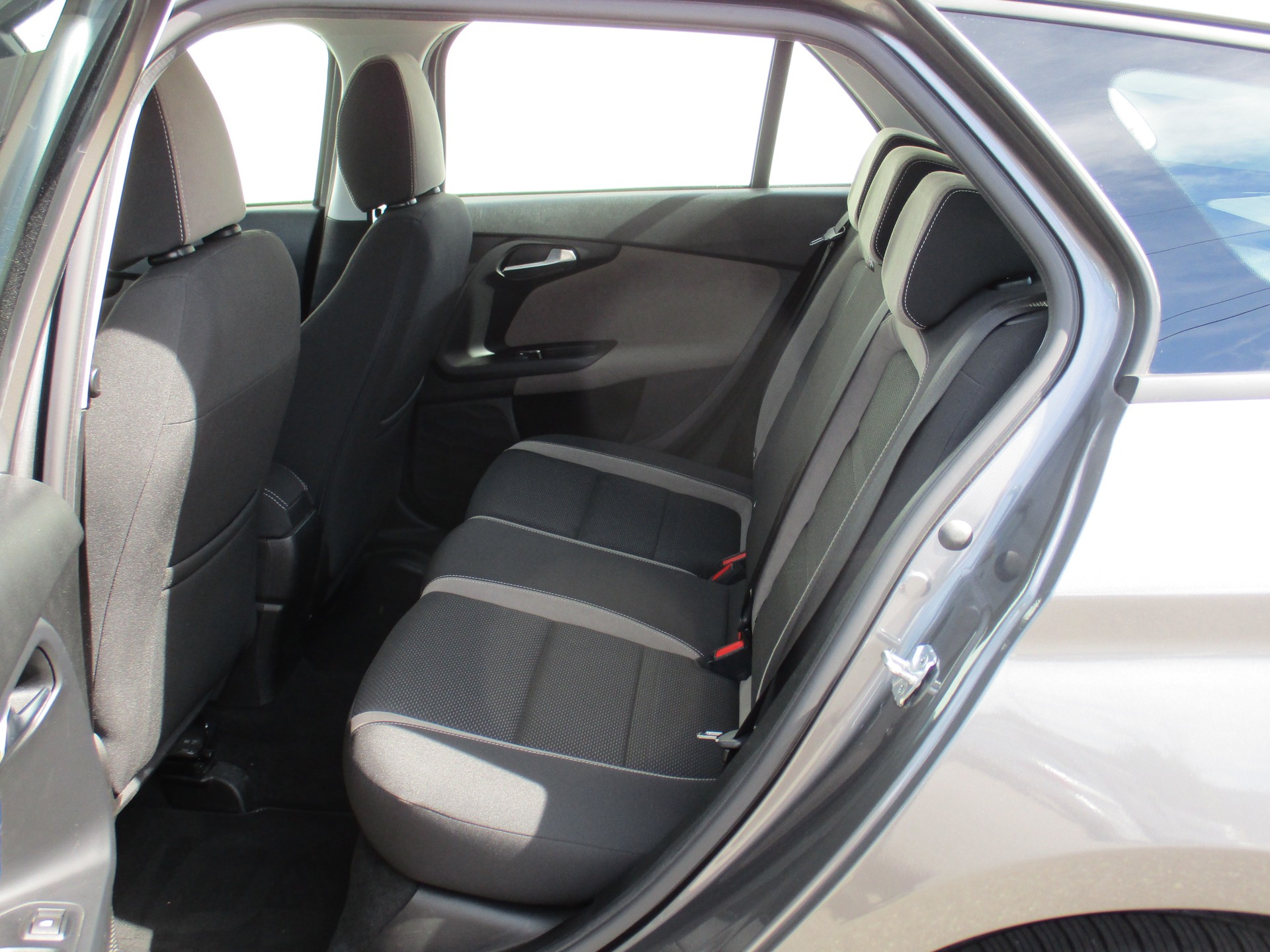 FIAT Tipo SW 1.4 T-Jet 120PS Lounge (Kombi)-image-5