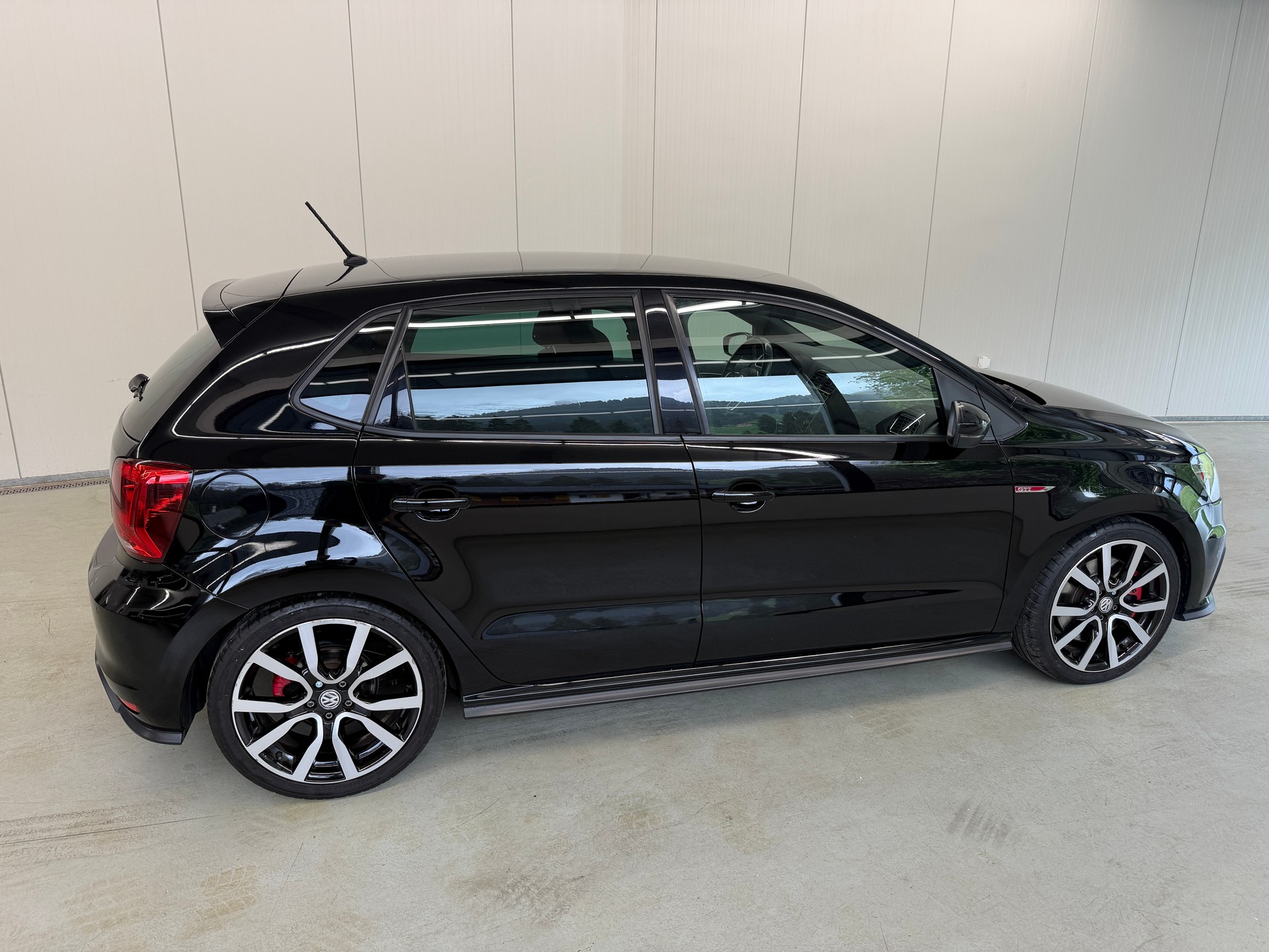 VW Polo 1.8 TSI GTI-showroom-element-2