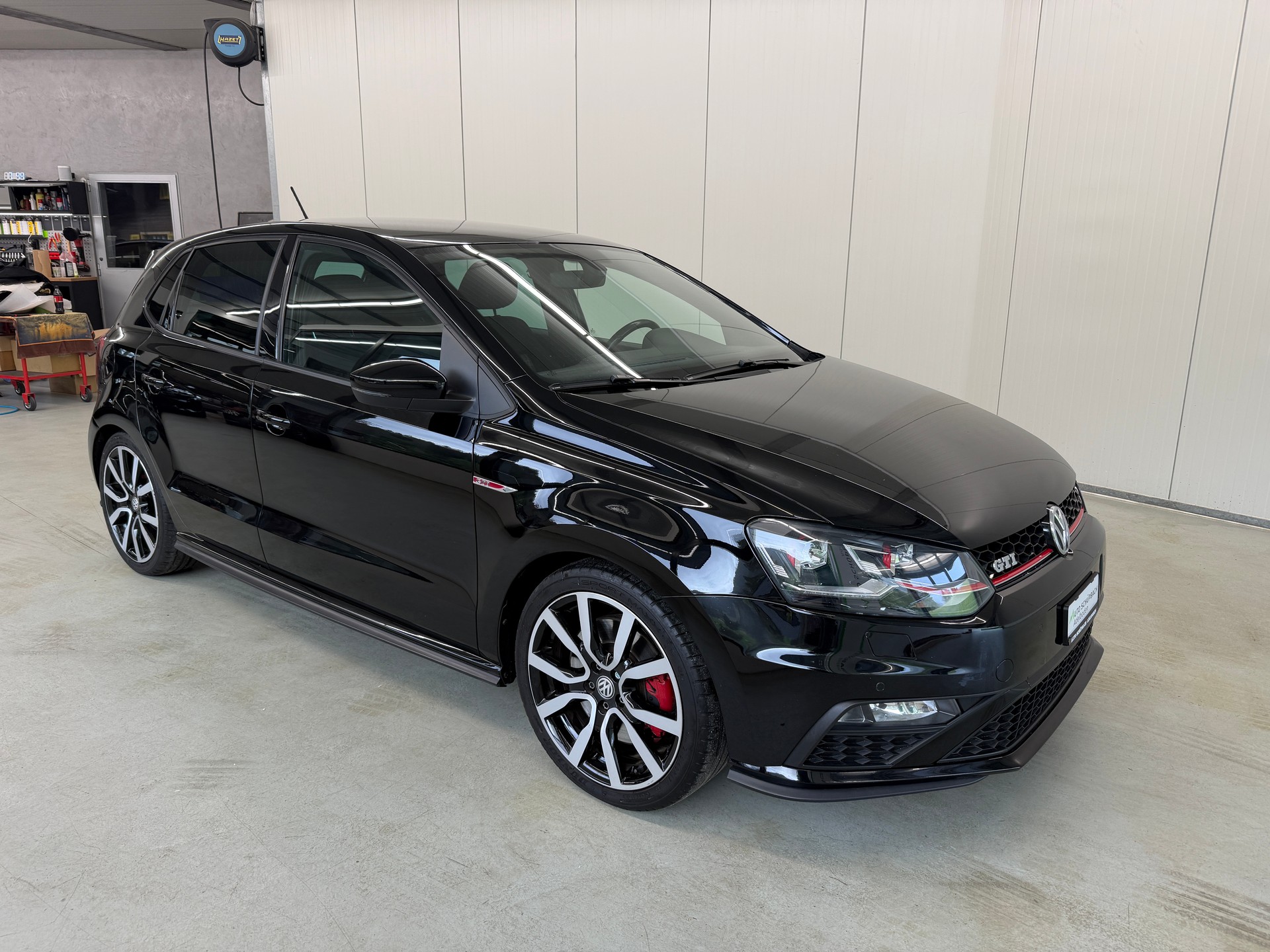 VW Polo 1.8 TSI GTI-showroom-element-1
