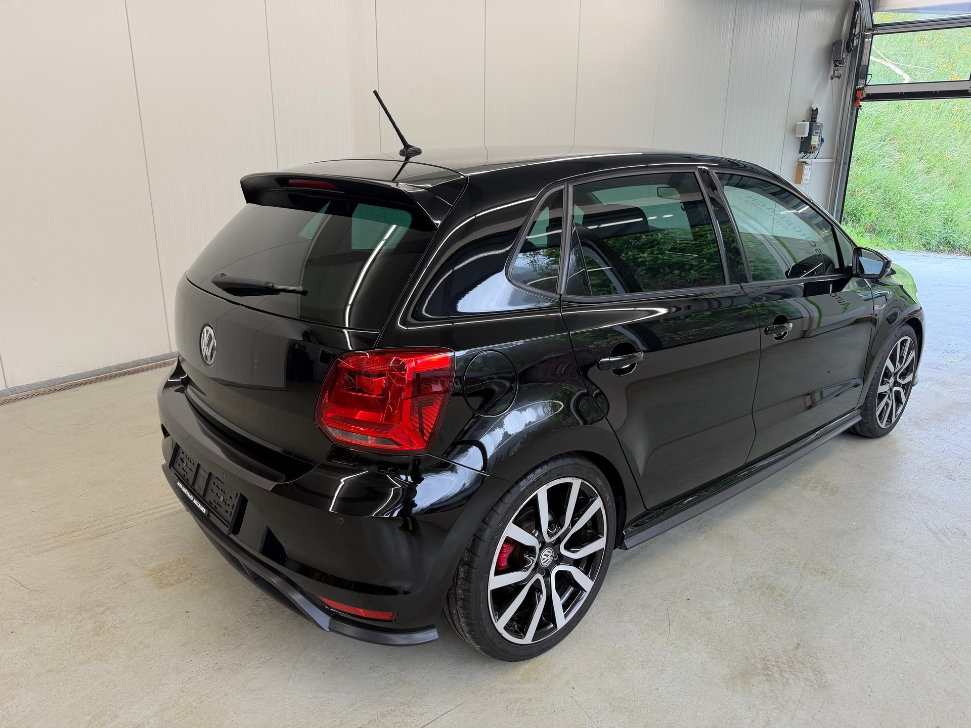 VW Polo 1.8 TSI GTI-showroom-element-3