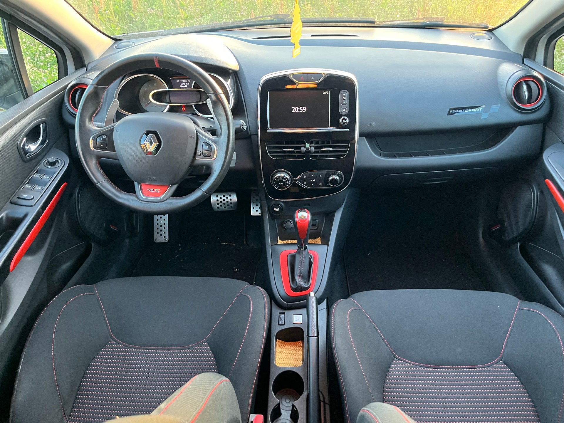 RENAULT Clio 1.6 T RS 200 EDC-image-8