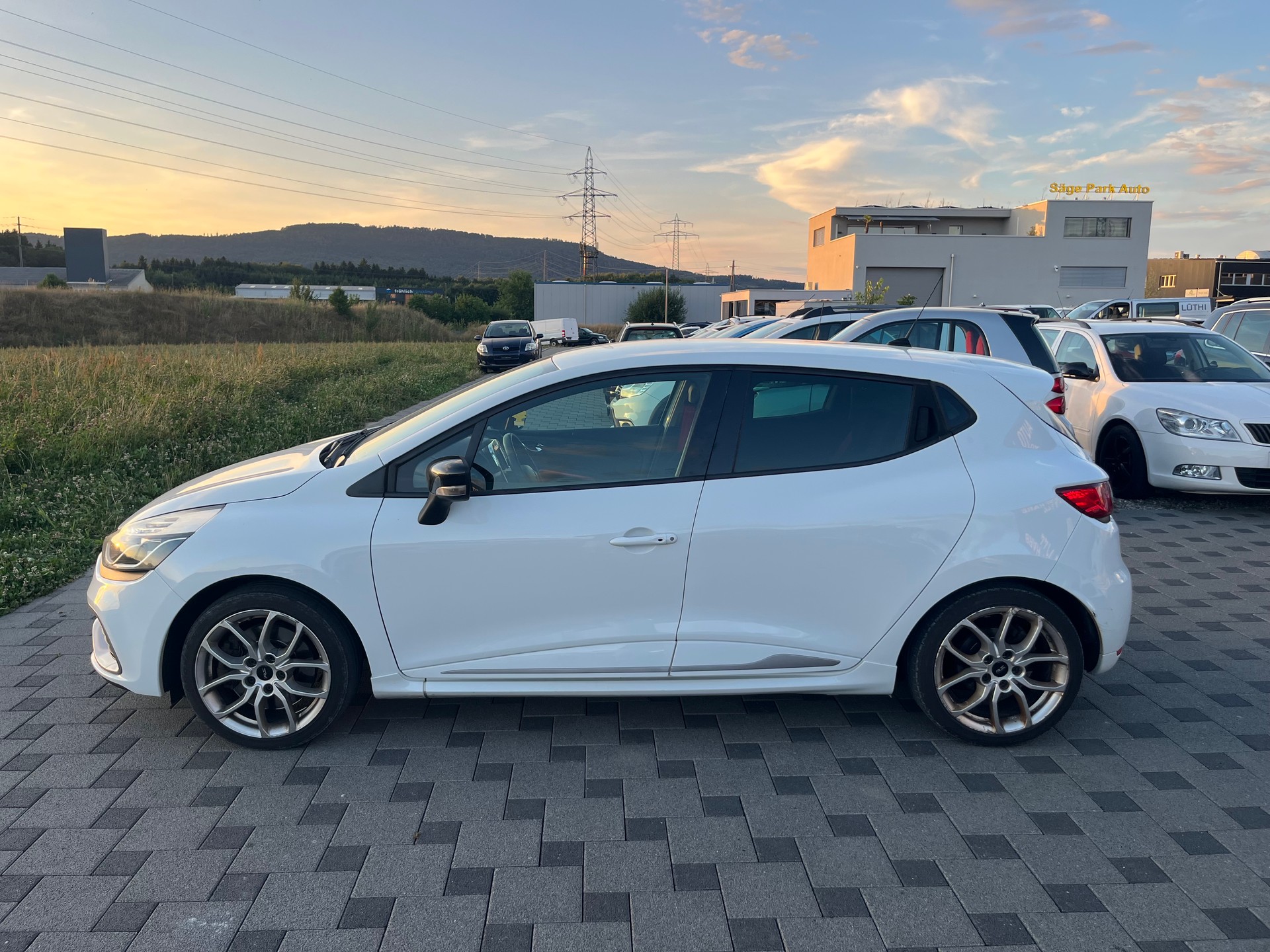 RENAULT Clio 1.6 T RS 200 EDC-image-2