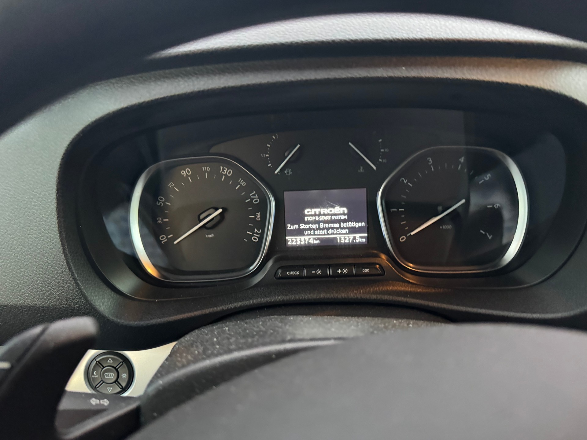 CITROEN Spacetourer 2.0 BlueHDi Business Lounge M EAT-image-17