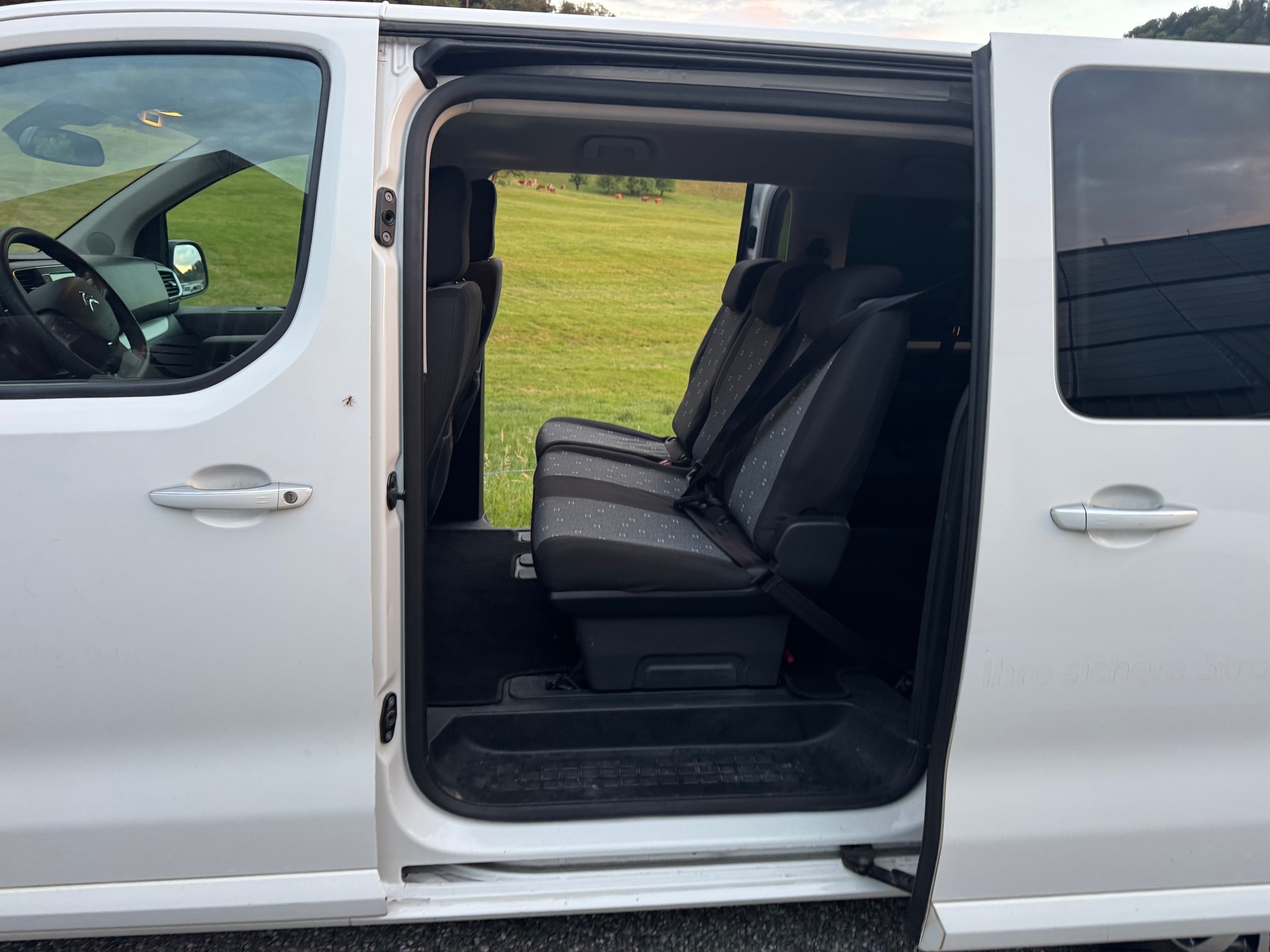 CITROEN Spacetourer 2.0 BlueHDi Business Lounge M EAT-image-5