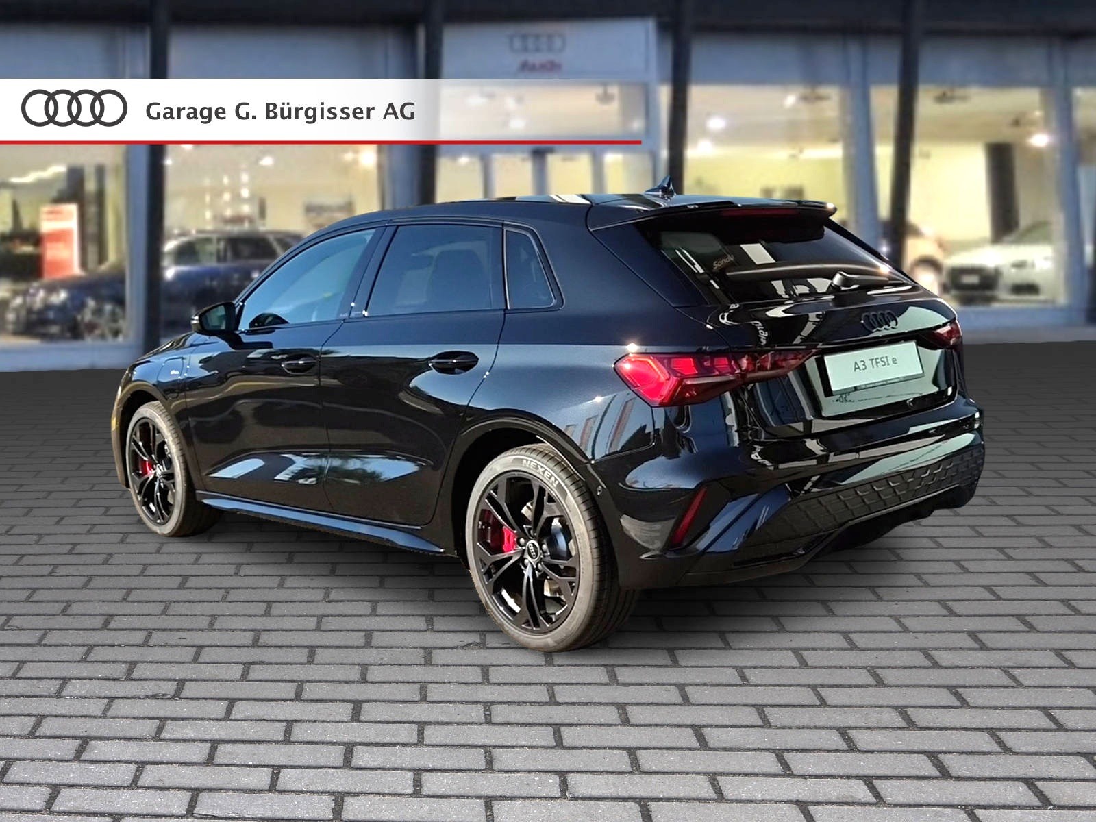 AUDI A3 Sportback TFSI e 200 kW S line Attraction S tronic Mythosschwarz Metallic-showroom-element-3