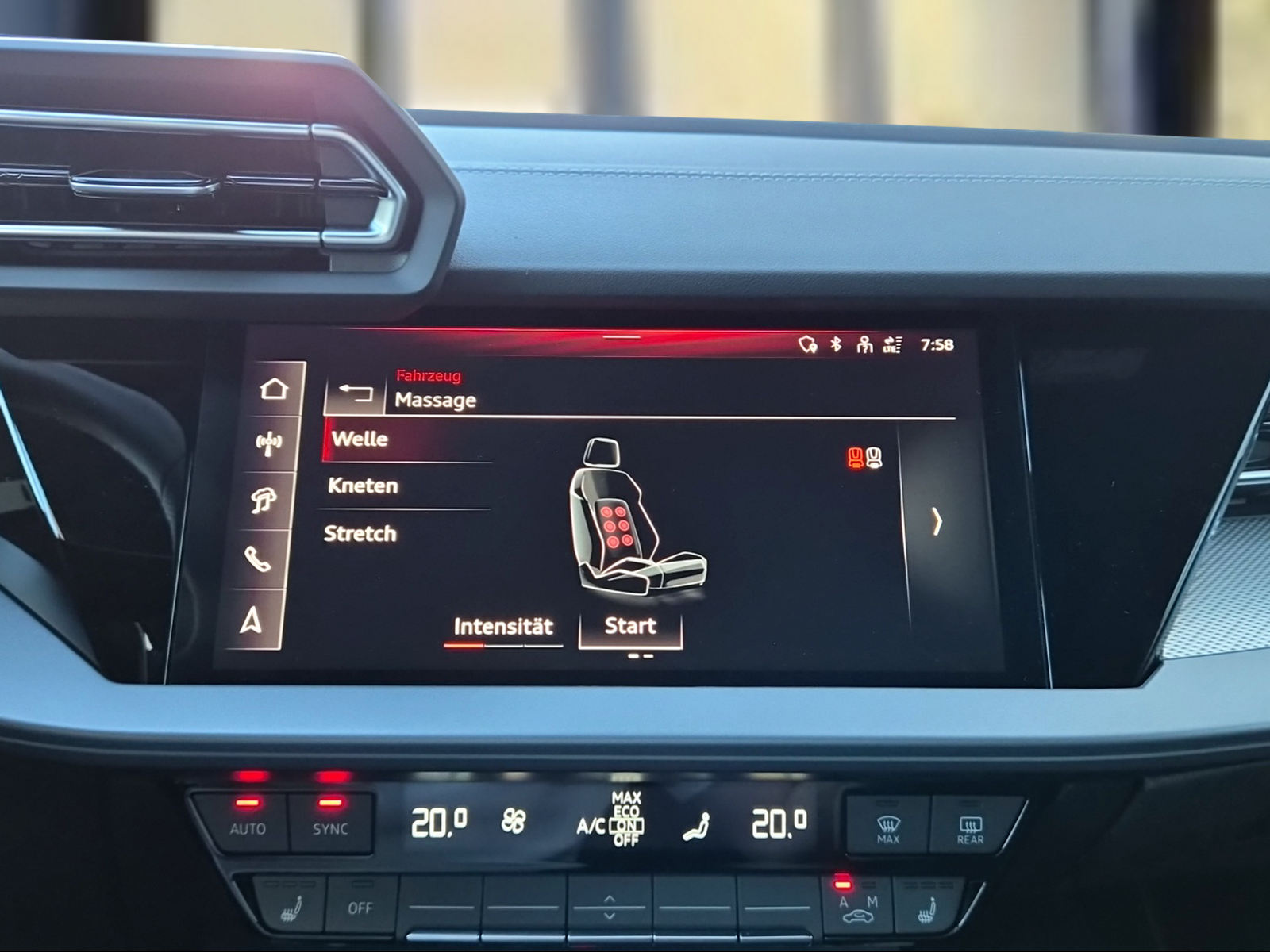 AUDI A3 Sportback TFSI e 200 kW S line Attraction S tronic Mythosschwarz Metallic-image-14