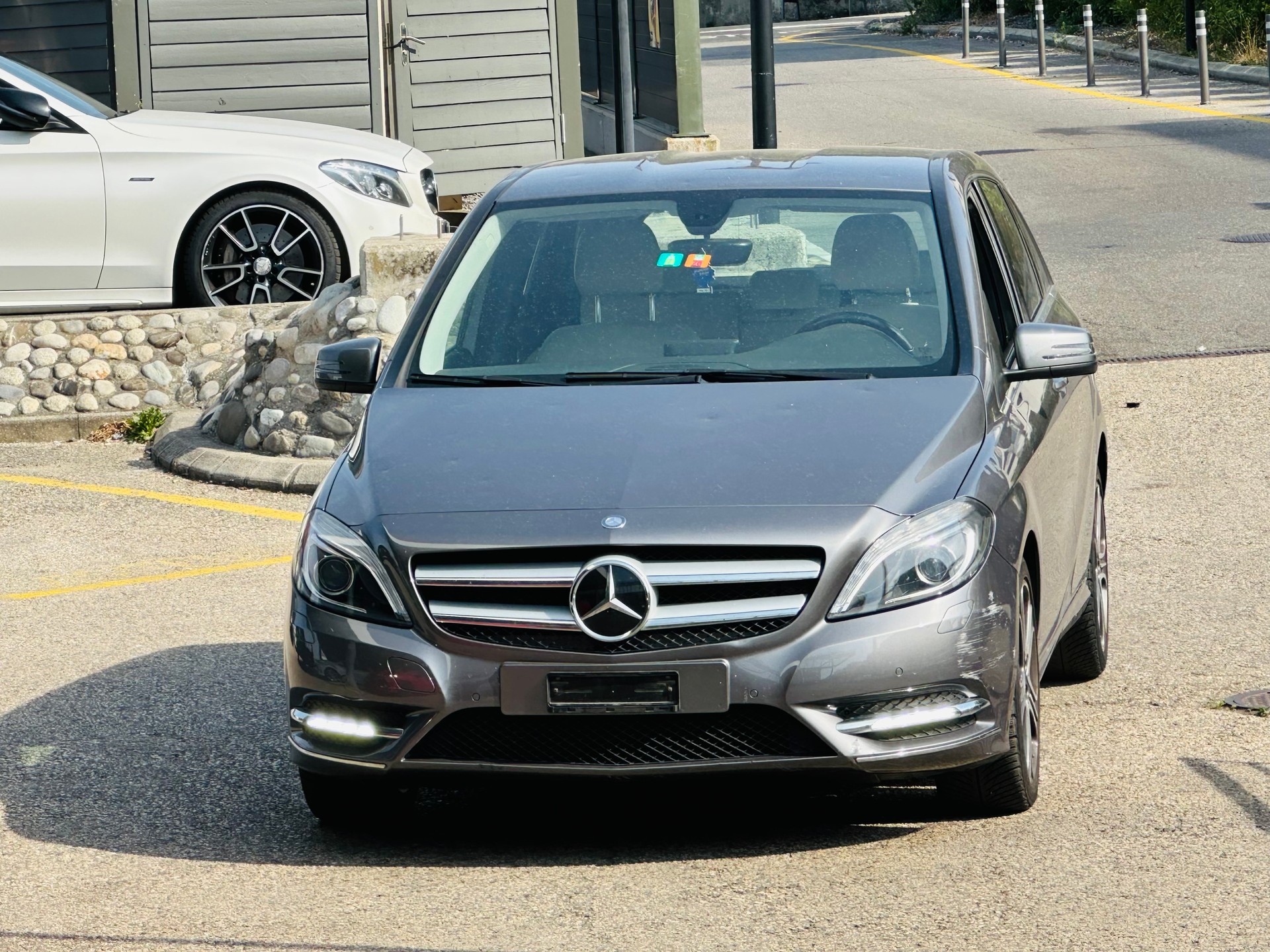 MERCEDES-BENZ B 220 4Matic 7G-DCT-showroom-element-3
