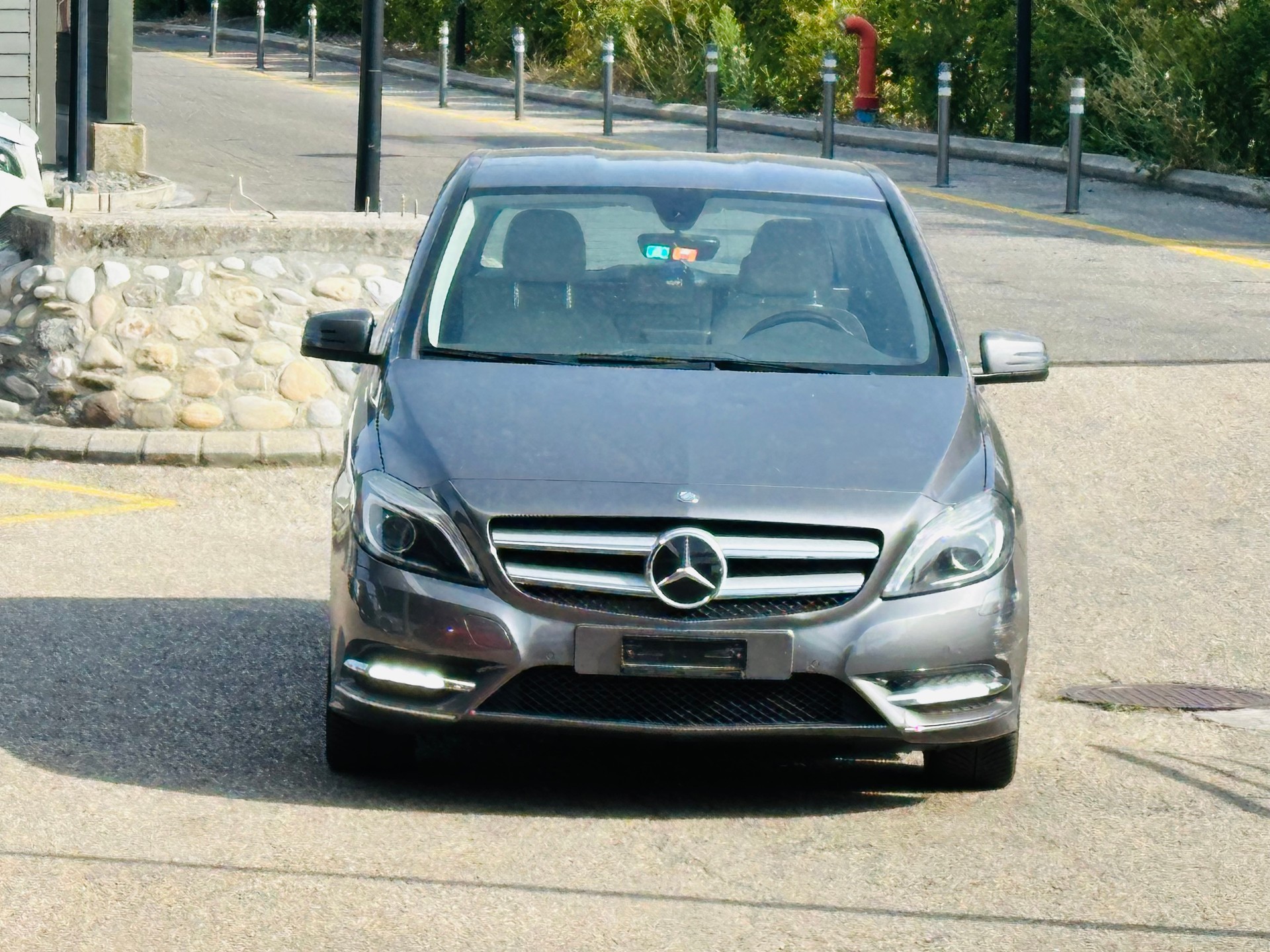 MERCEDES-BENZ B 220 4Matic 7G-DCT-showroom-element-2