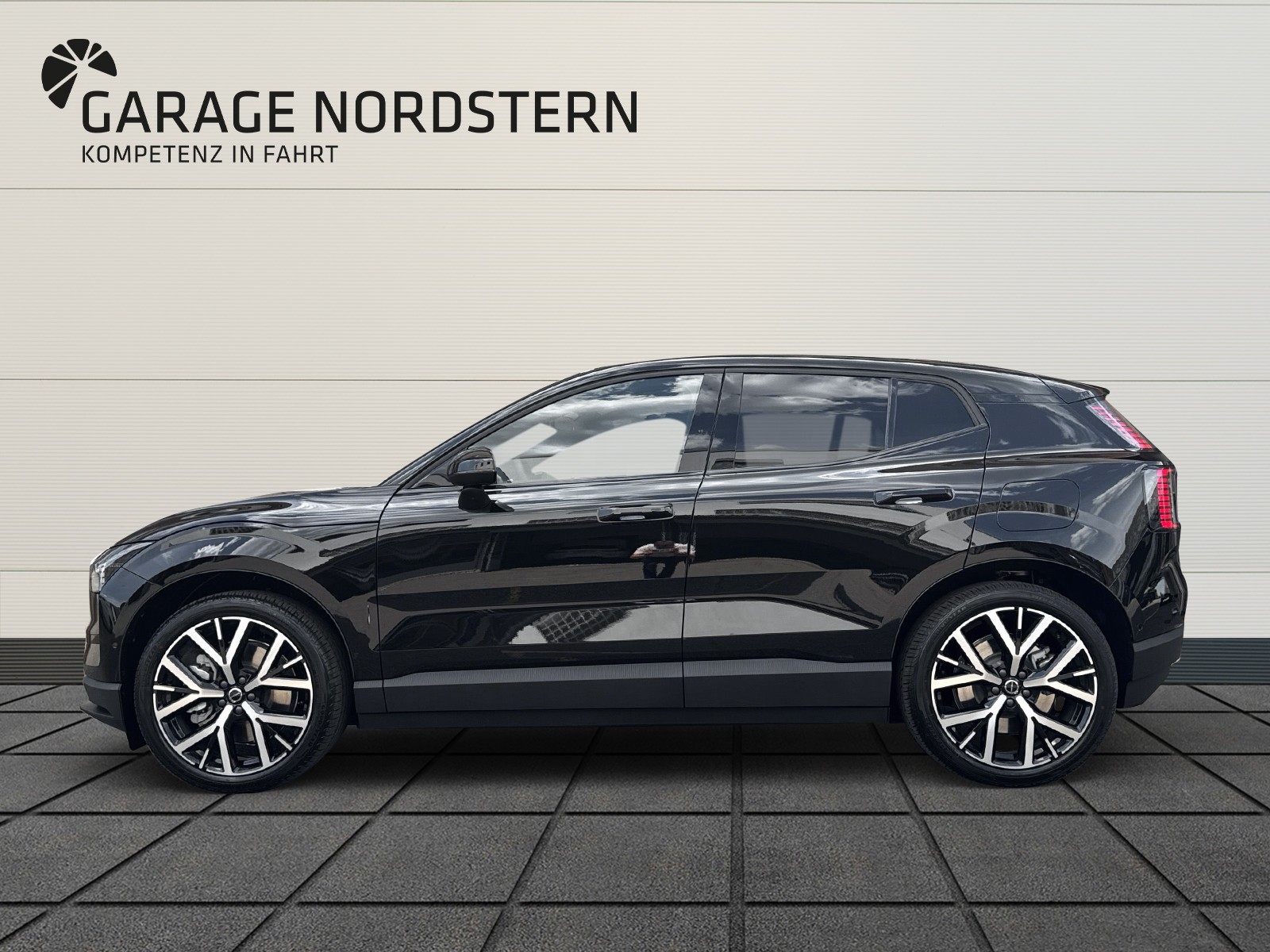 VOLVO EX30 E60 Twin Ultra Performance Sw. Black Ed. AWD-showroom-element-1