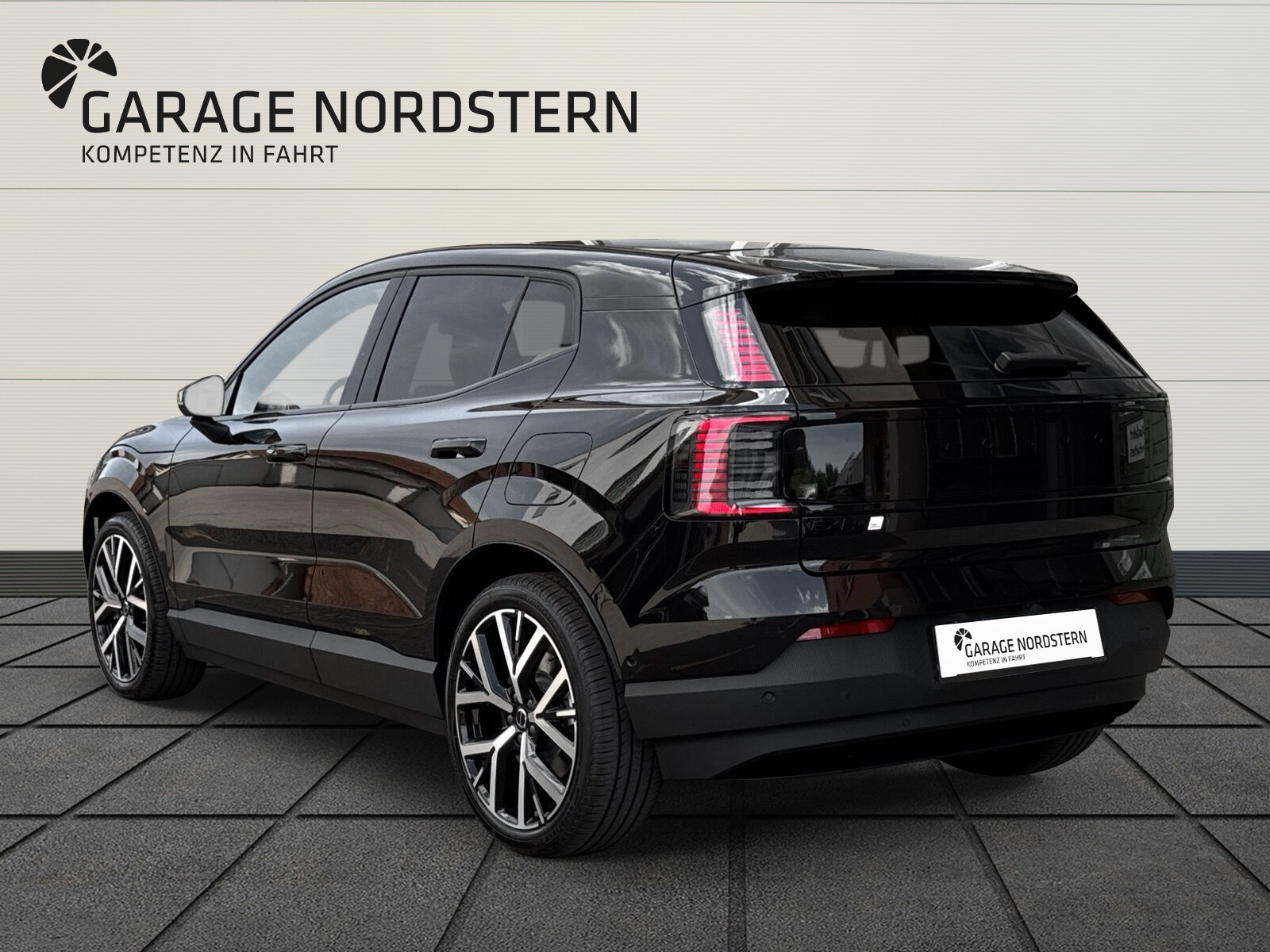 VOLVO EX30 E60 Twin Ultra Performance Sw. Black Ed. AWD-showroom-element-2