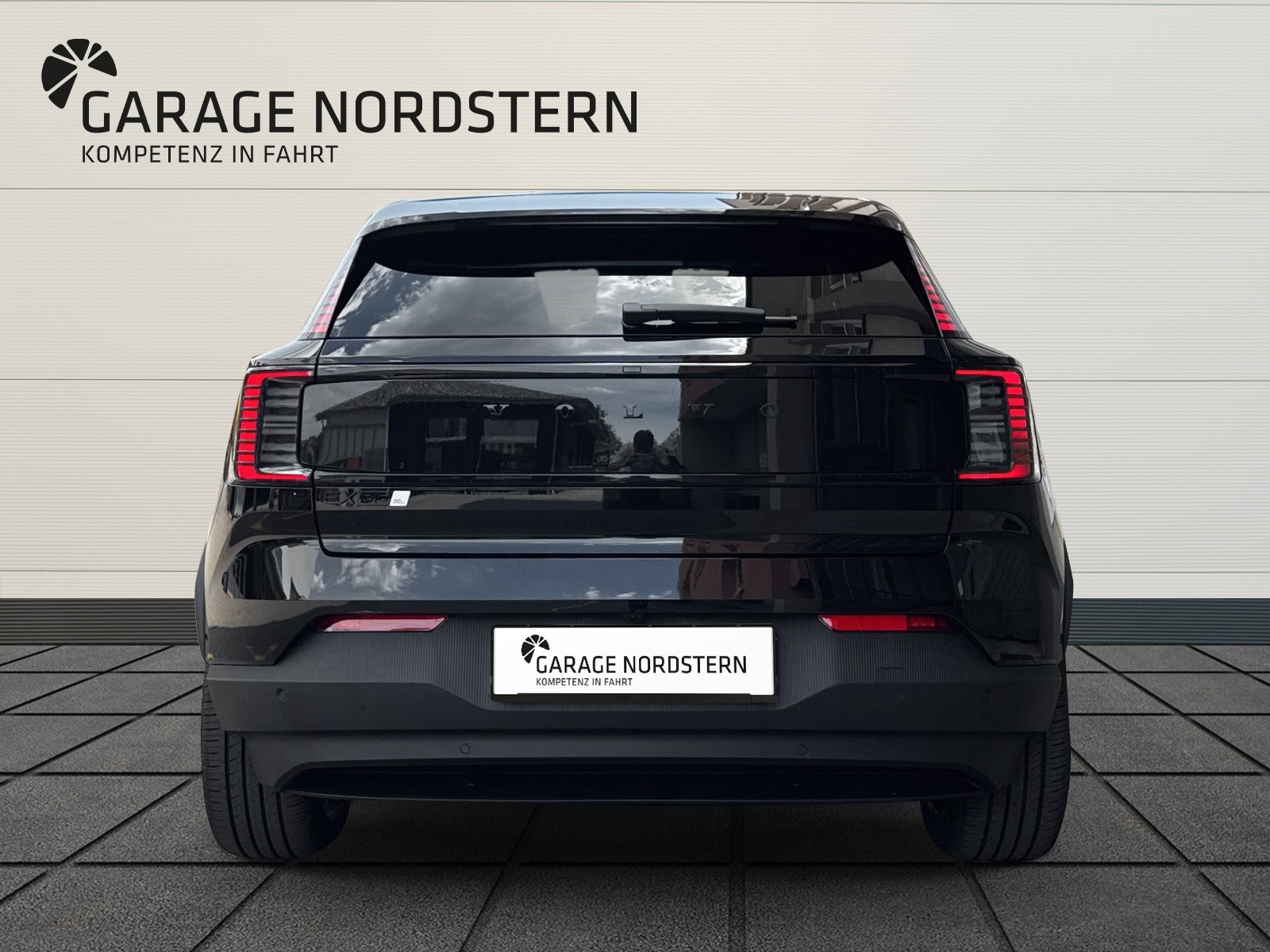 VOLVO EX30 E60 Twin Ultra Performance Sw. Black Ed. AWD-showroom-element-3