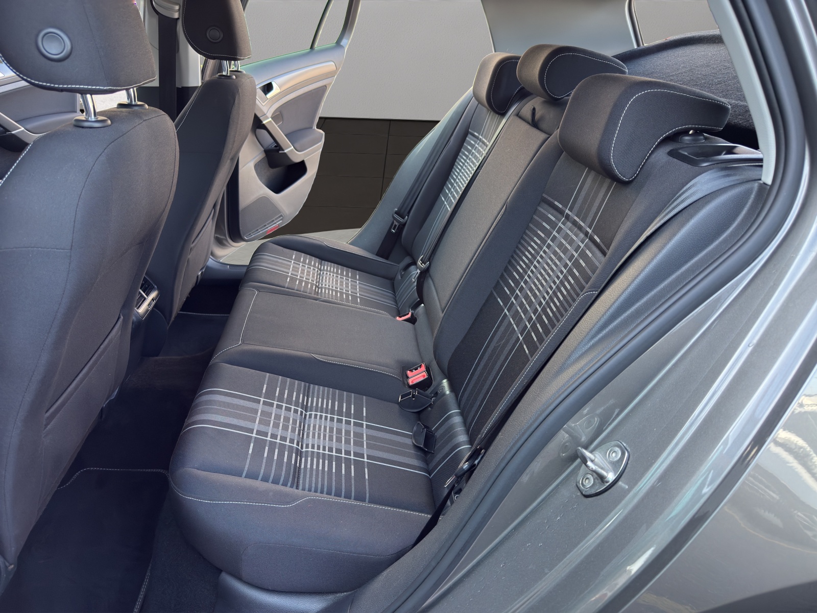 VW Golf 1.4 TSI Lounge DSG-image-12