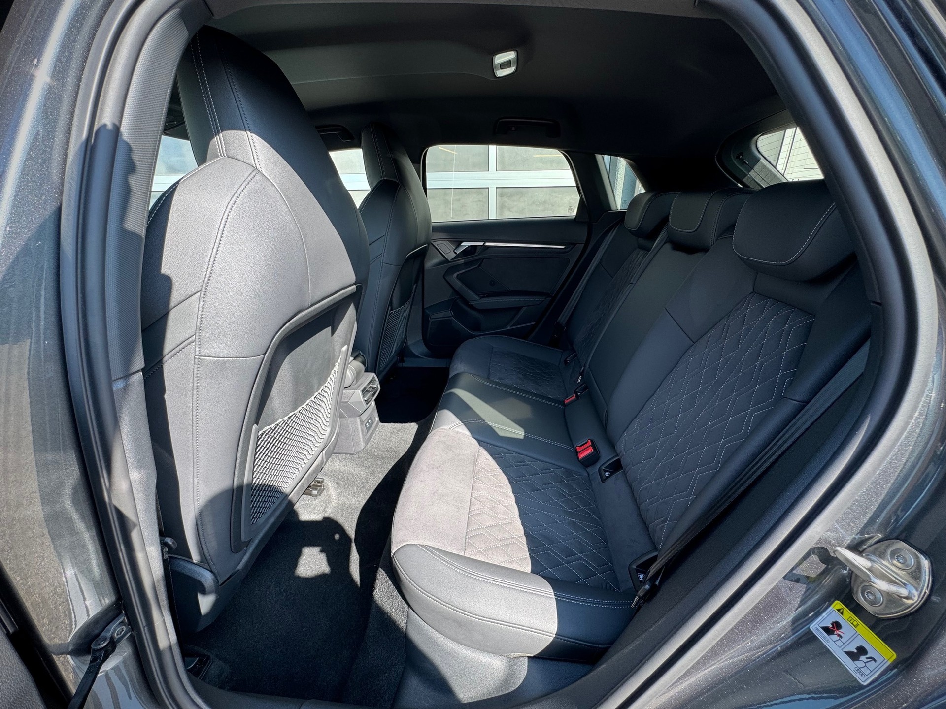 AUDI A3 Sportback 35 TFSI S line Attraction S-tronic - Véhicule Suisse (CH)-image-8