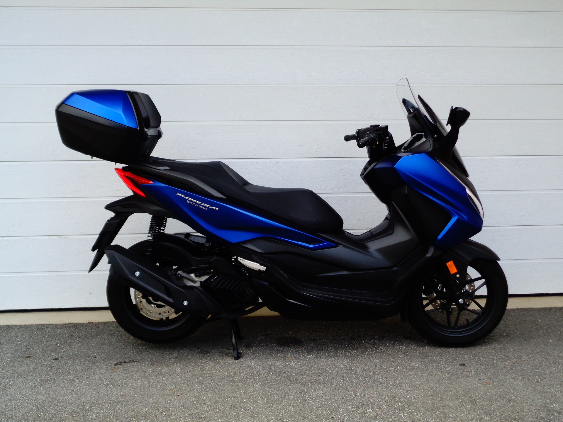 HONDA NSS 125 Forza Smart TopBox-image-1