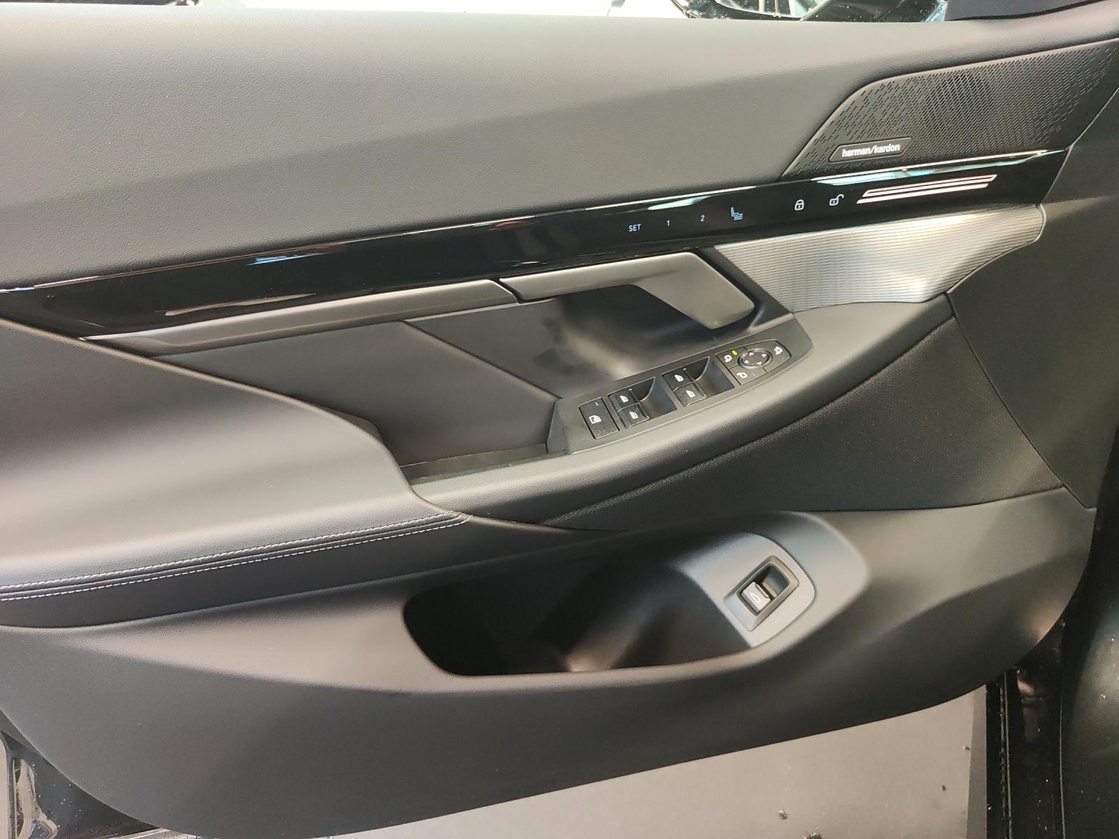 BMW 520d xDrive Touring-image-10