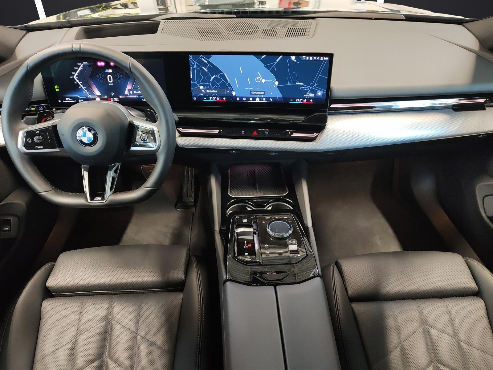 BMW 520d xDrive Touring-image-14