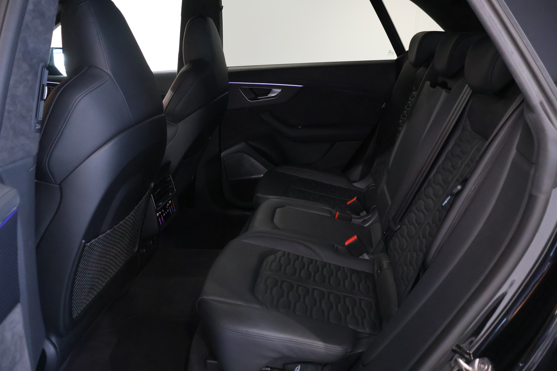 AUDI RSQ8 quattro tiptronic-image-11