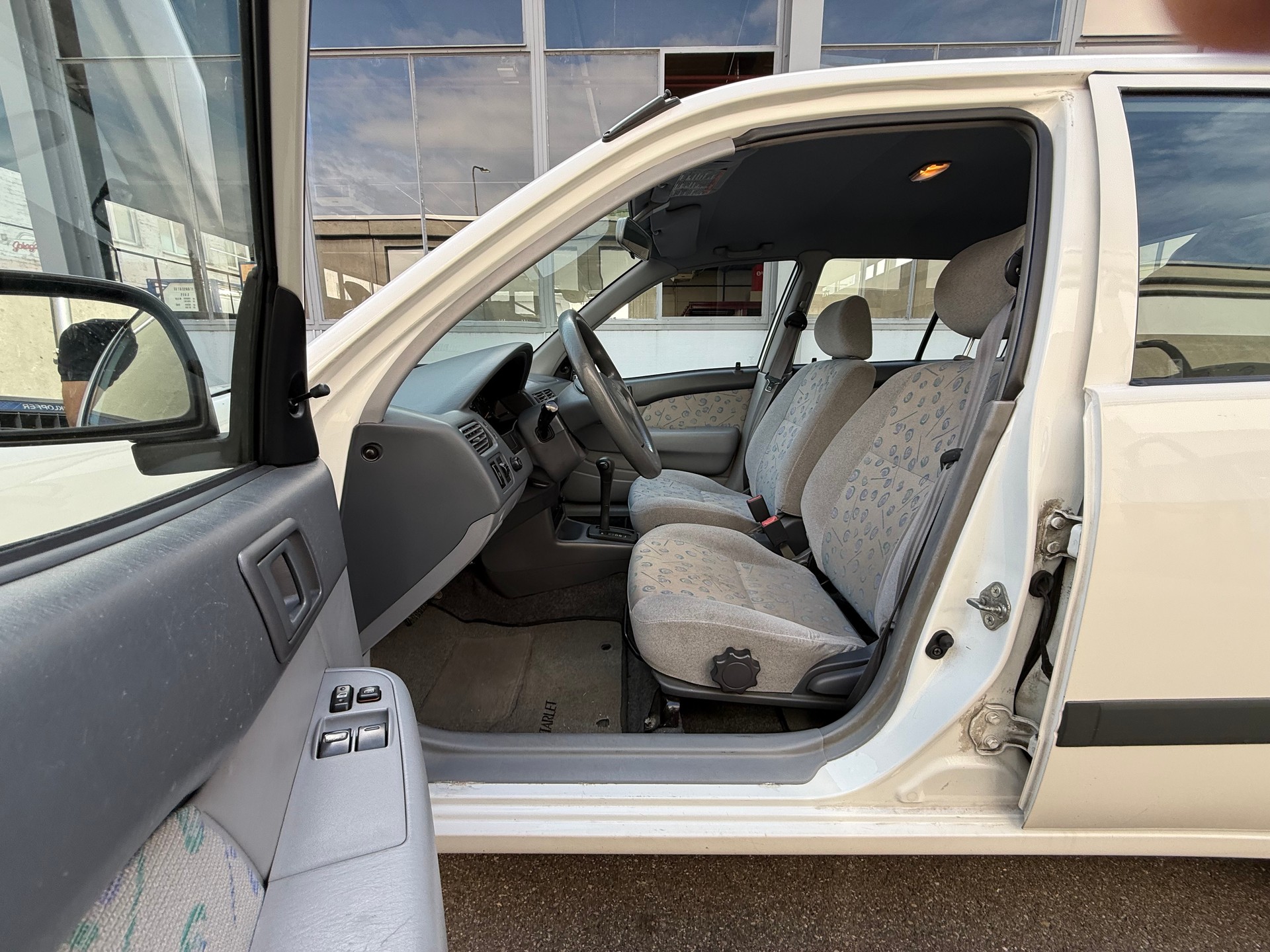 TOYOTA Starlet 1.3 *Automat *Klimaanlage *8 Fach bereift-image-6