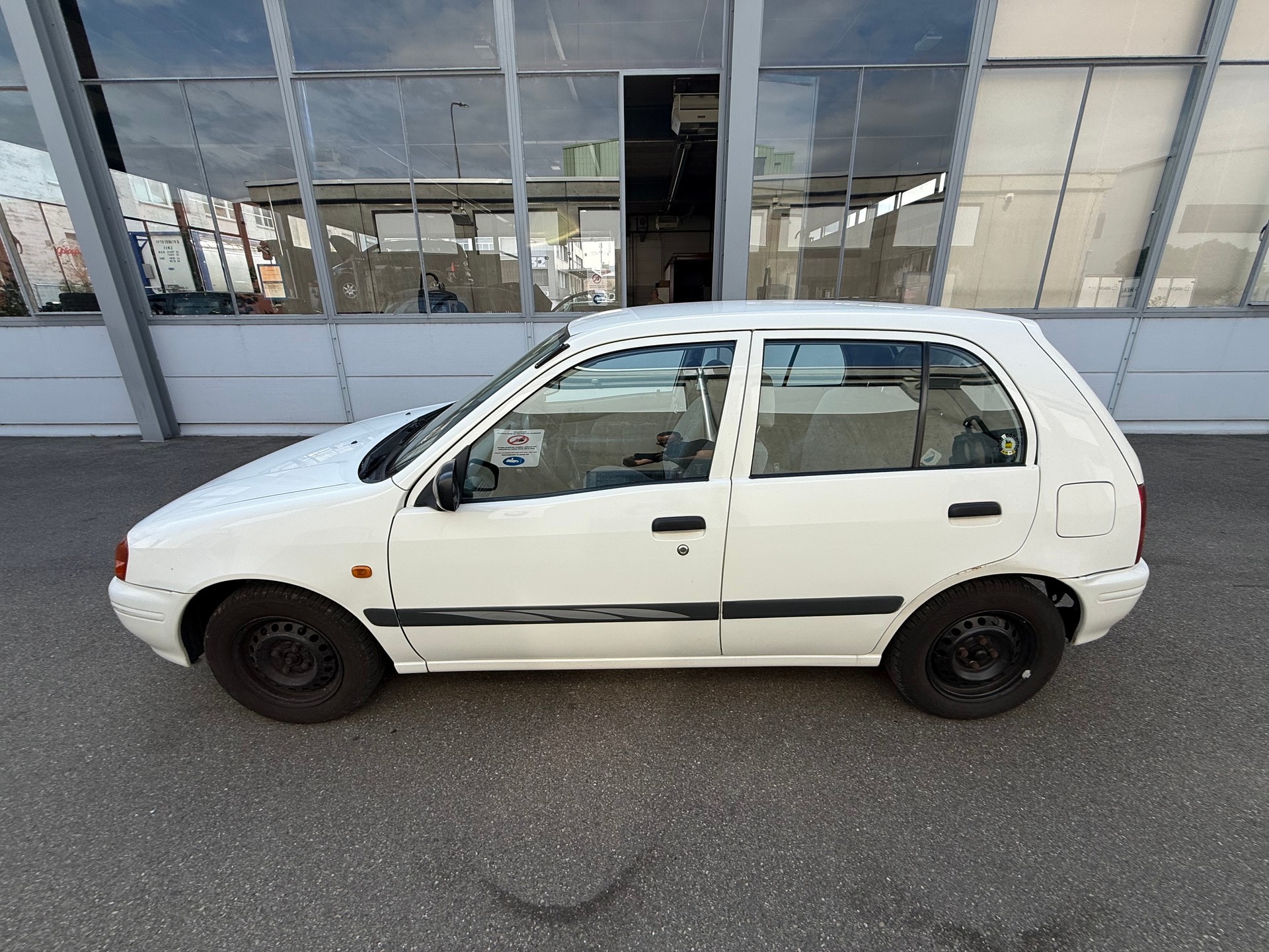 TOYOTA Starlet 1.3 *Automat *Klimaanlage *8 Fach bereift-image-5