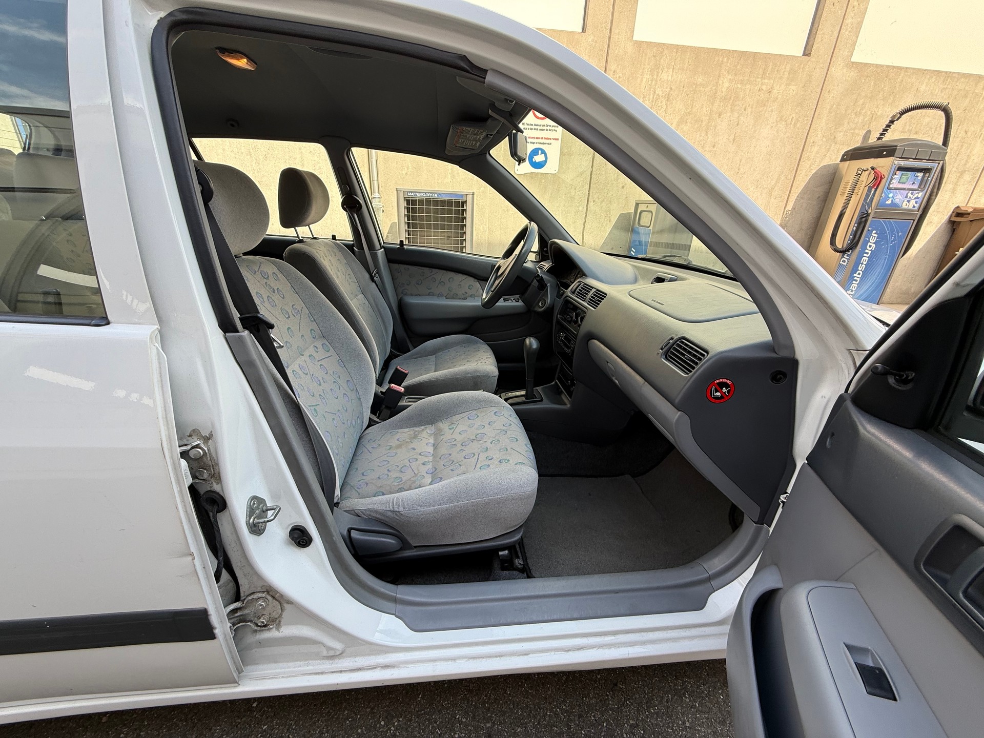 TOYOTA Starlet 1.3 *Automat *Klimaanlage *8 Fach bereift-image-14