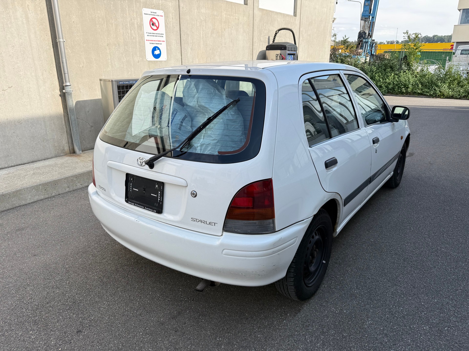 TOYOTA Starlet 1.3 *Automat *Klimaanlage *8 Fach bereift-image-3