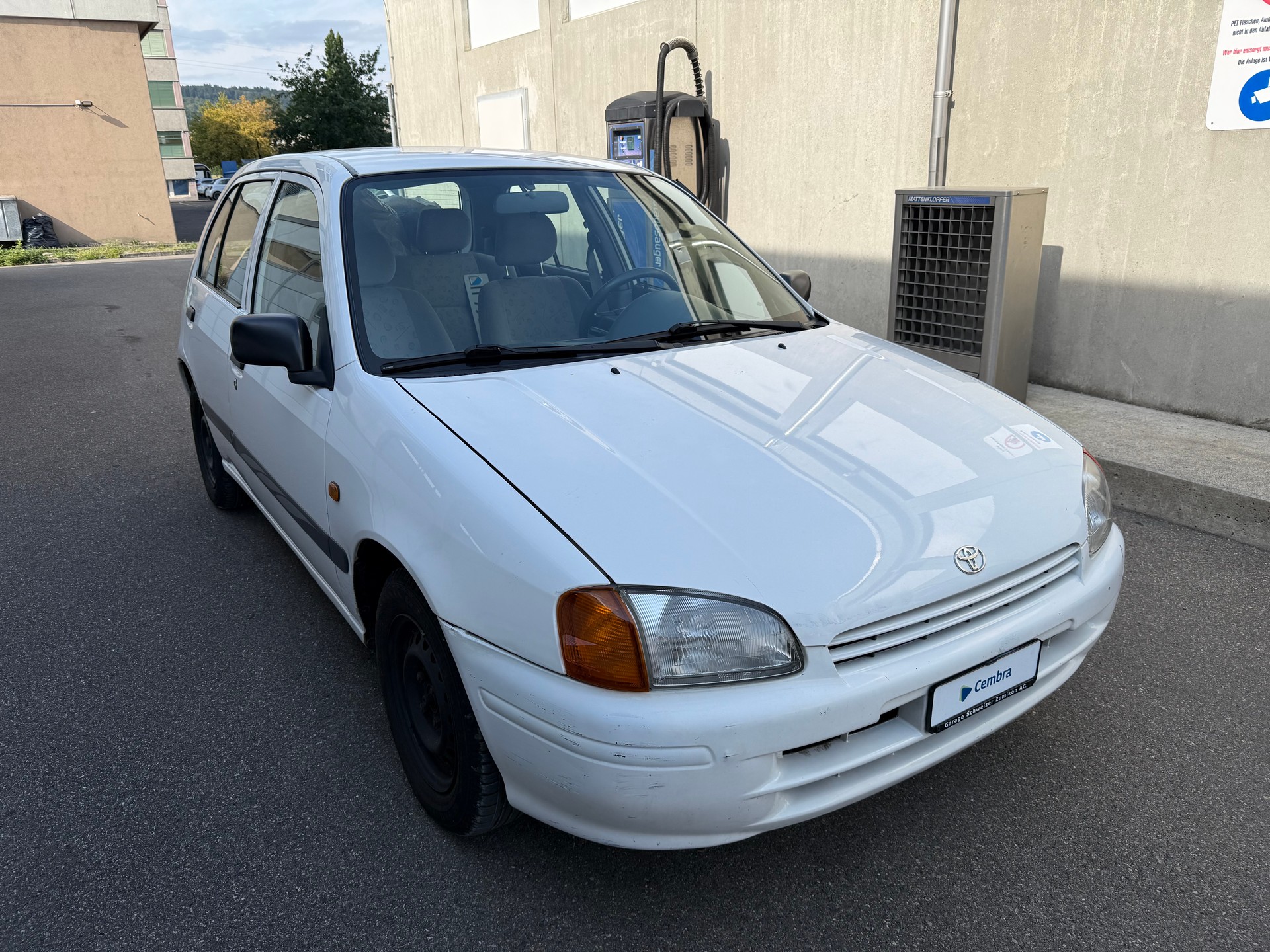 TOYOTA Starlet 1.3 *Automat *Klimaanlage *8 Fach bereift-image-1