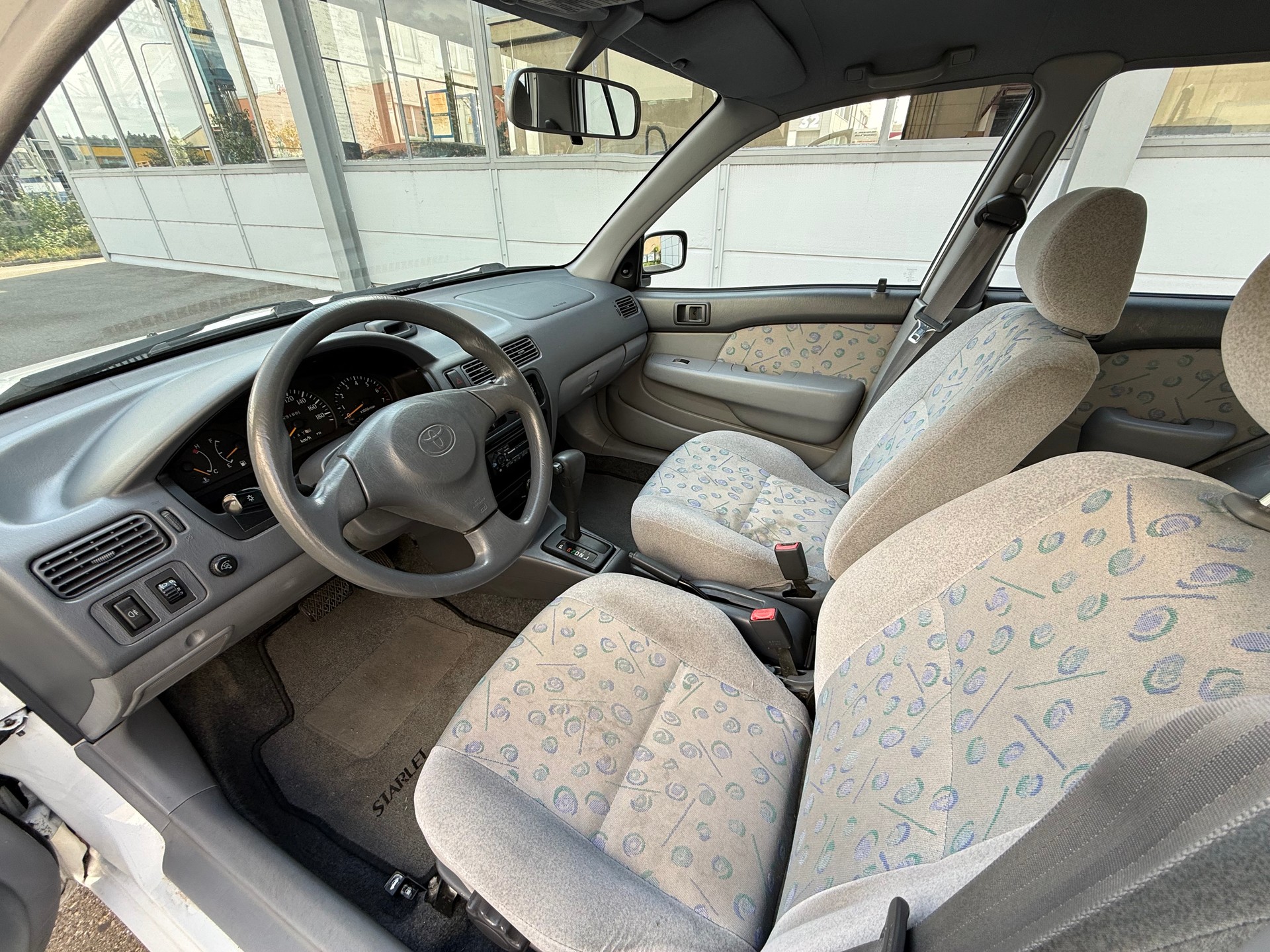 TOYOTA Starlet 1.3 *Automat *Klimaanlage *8 Fach bereift-image-7