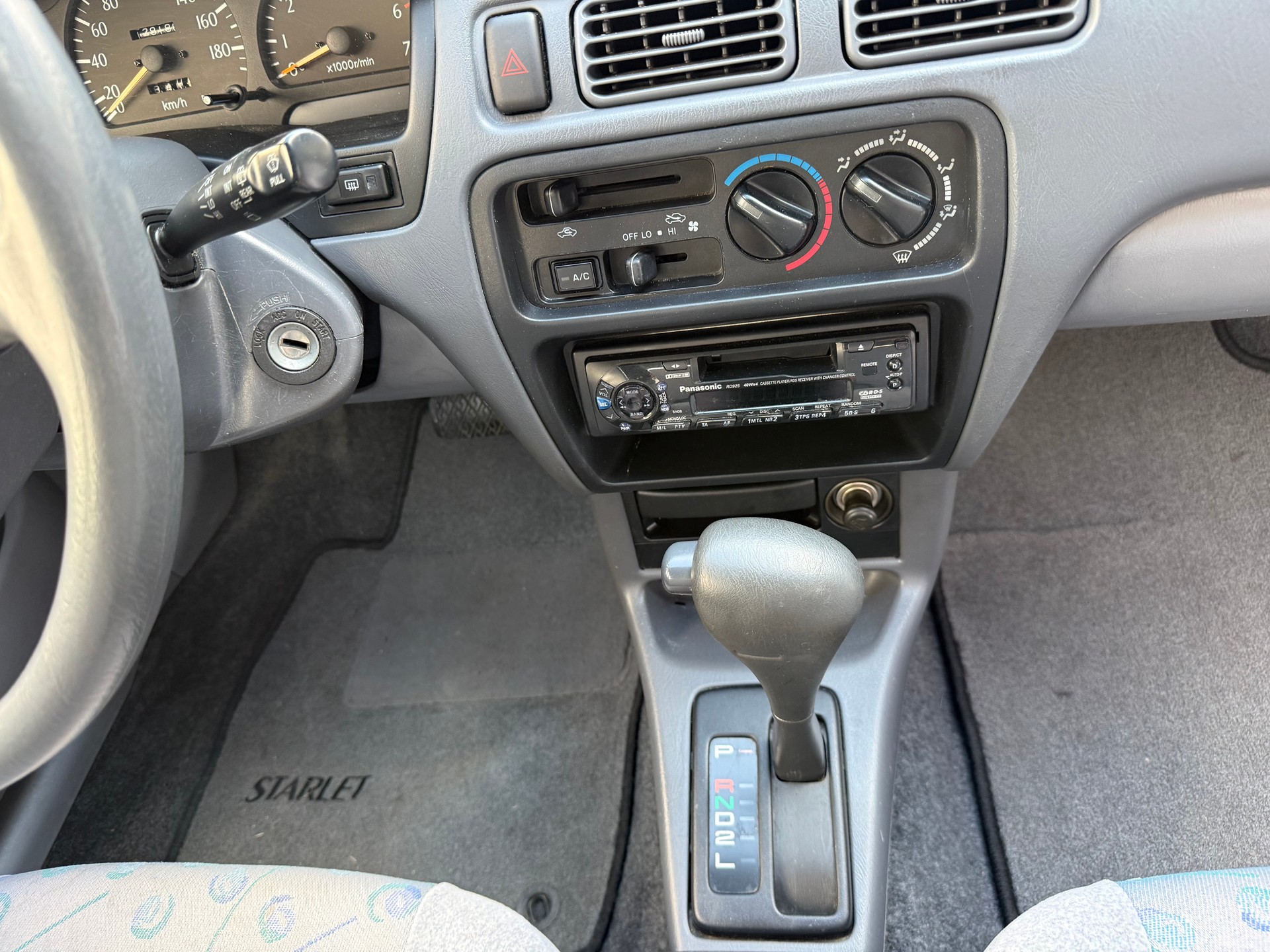TOYOTA Starlet 1.3 *Automat *Klimaanlage *8 Fach bereift-image-9