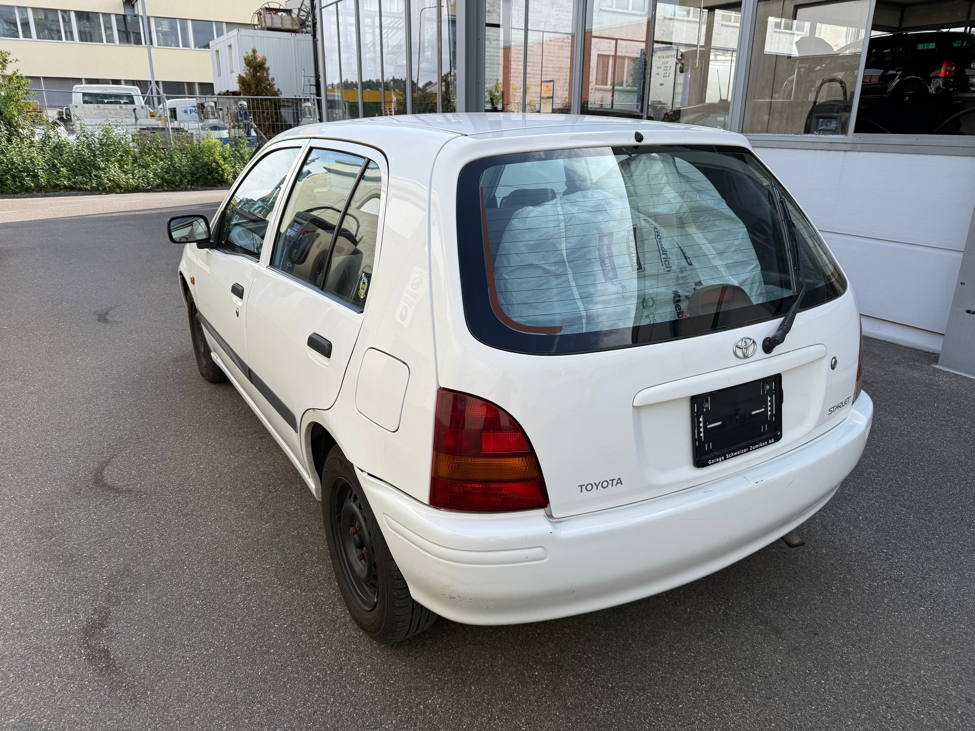 TOYOTA Starlet 1.3 *Automat *Klimaanlage *8 Fach bereift-image-4