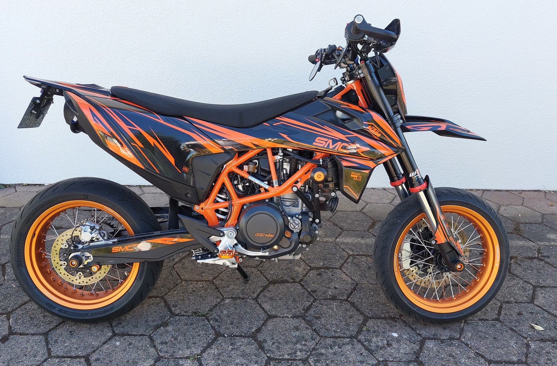 KTM 690 SMC R-image-2