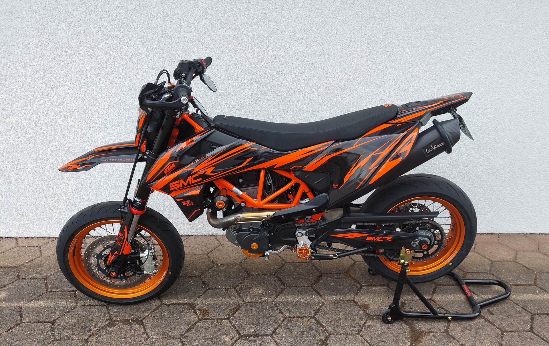 KTM 690 SMC R-image-1