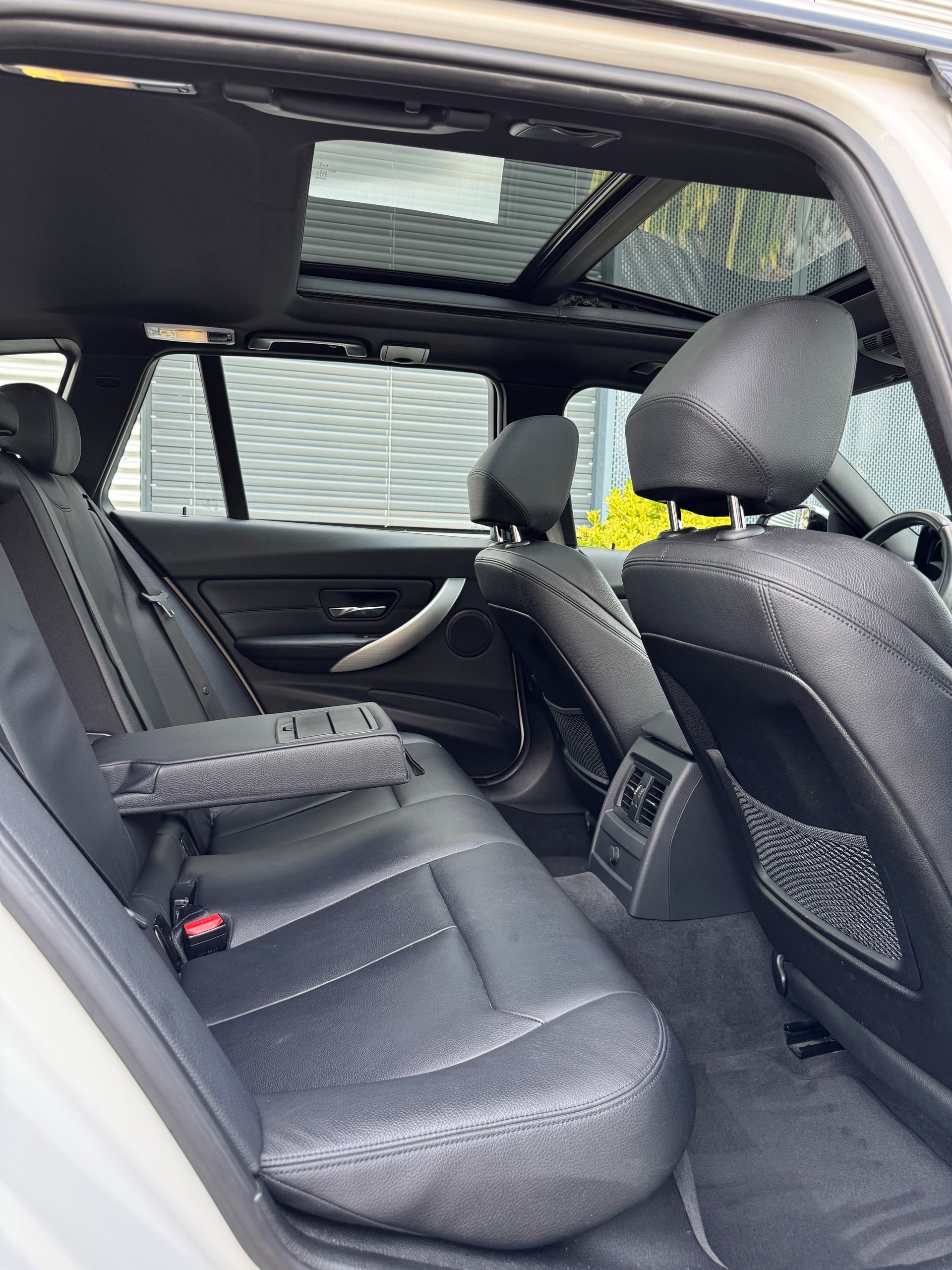 BMW 328i SAG-image-12