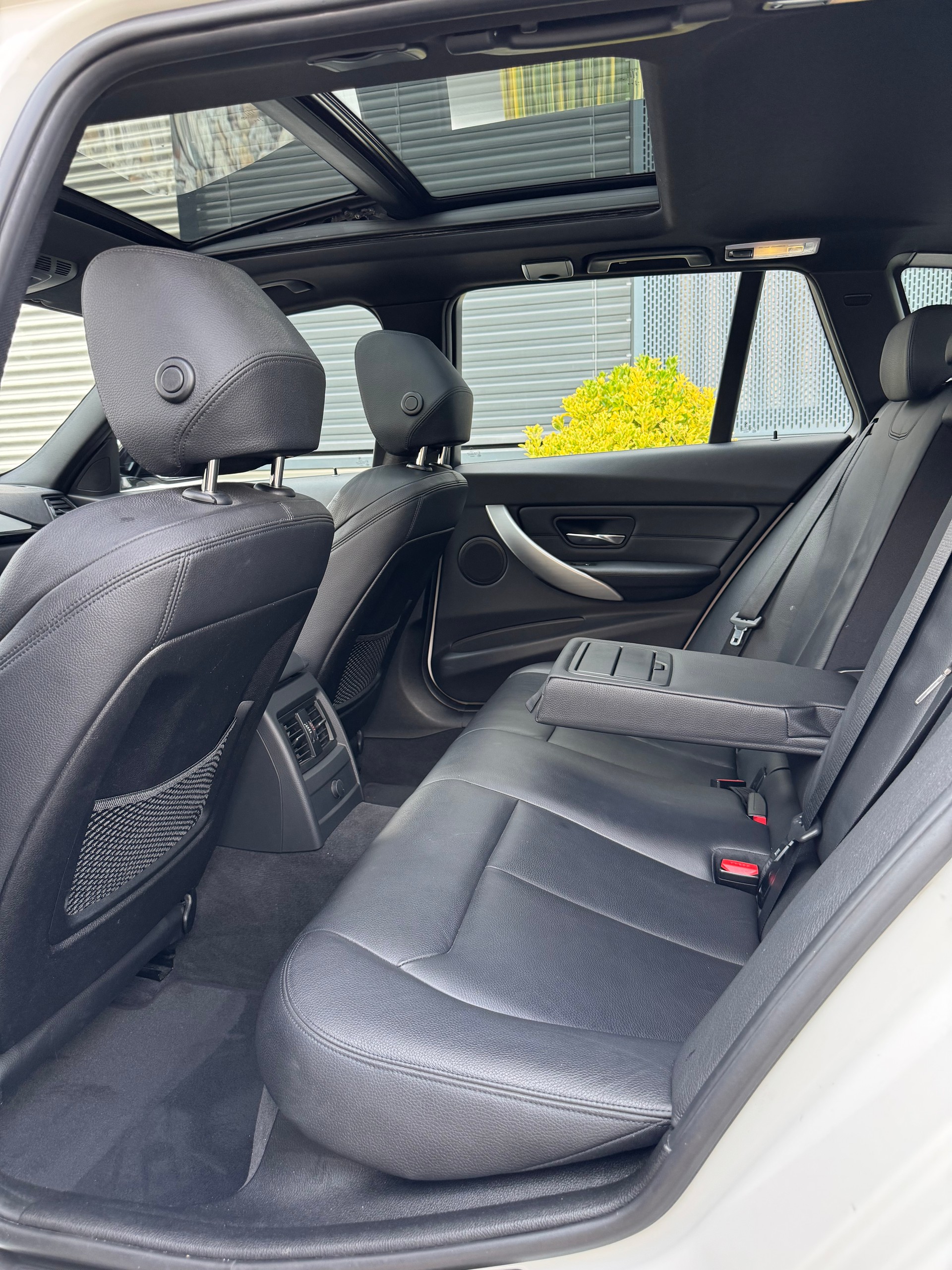 BMW 328i SAG-image-16