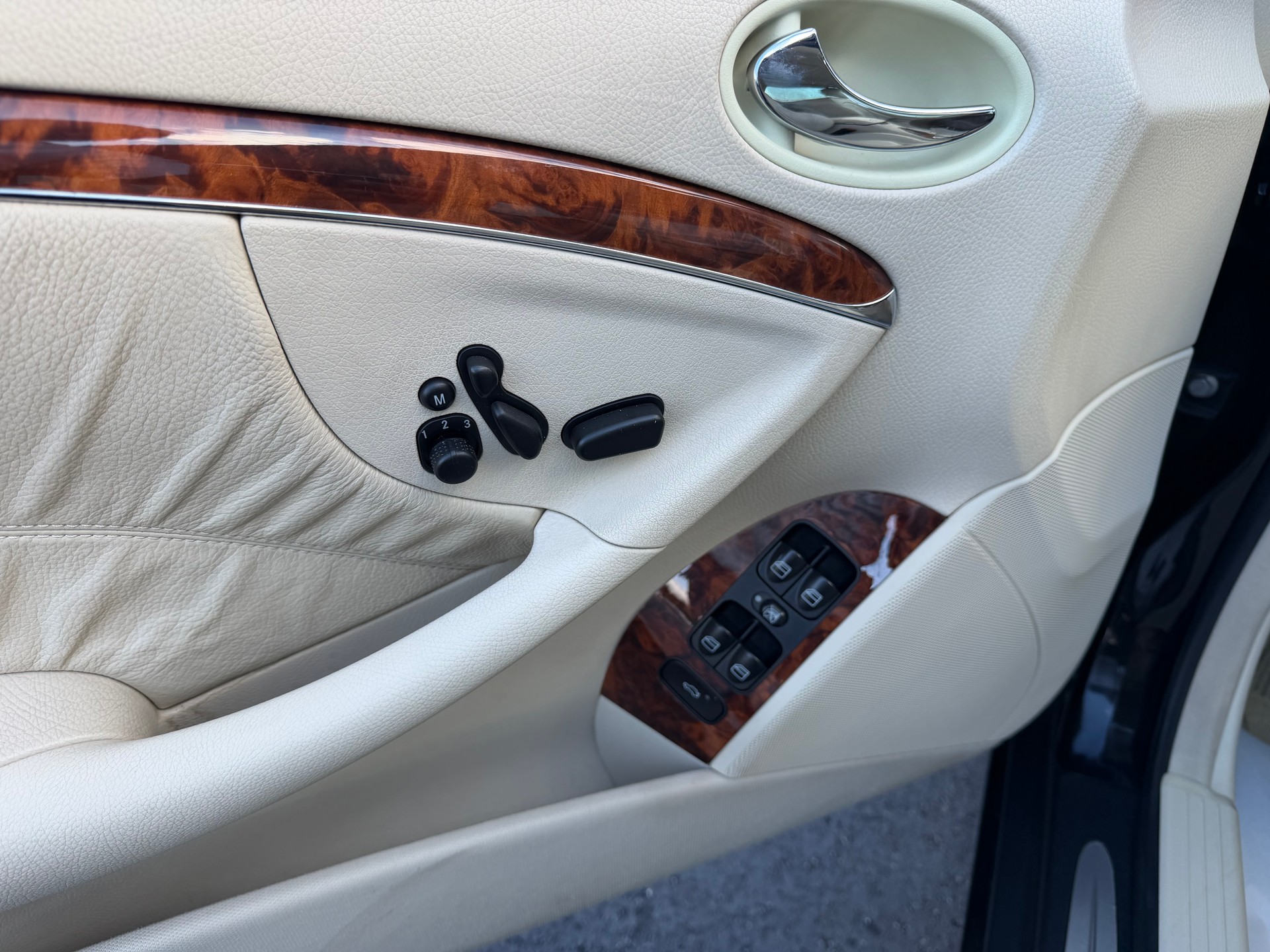 MERCEDES-BENZ CLK 350 Elégance 7G-Tronic-image-9