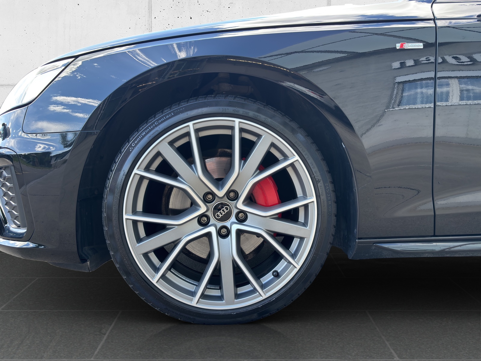 AUDI A4 Avant 40 TDI S line Competition Black quattro S-tronic mit 5 Jahre Werksgarantie max. 100'000km-image-10