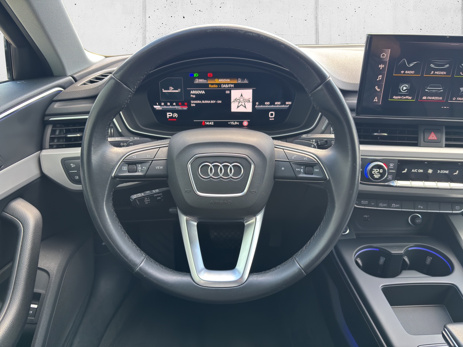 AUDI A4 Avant 40 TDI S line Competition Black quattro S-tronic mit 5 Jahre Werksgarantie max. 100'000km-image-13