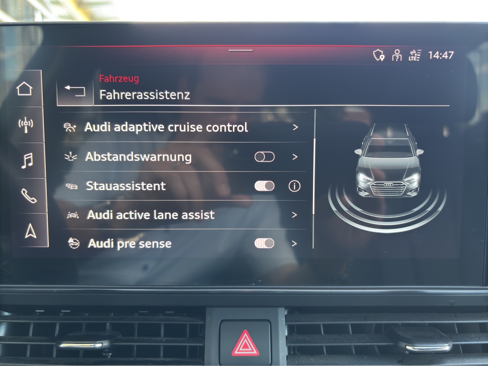AUDI A4 Avant 40 TDI S line Competition Black quattro S-tronic mit 5 Jahre Werksgarantie max. 100'000km-image-24