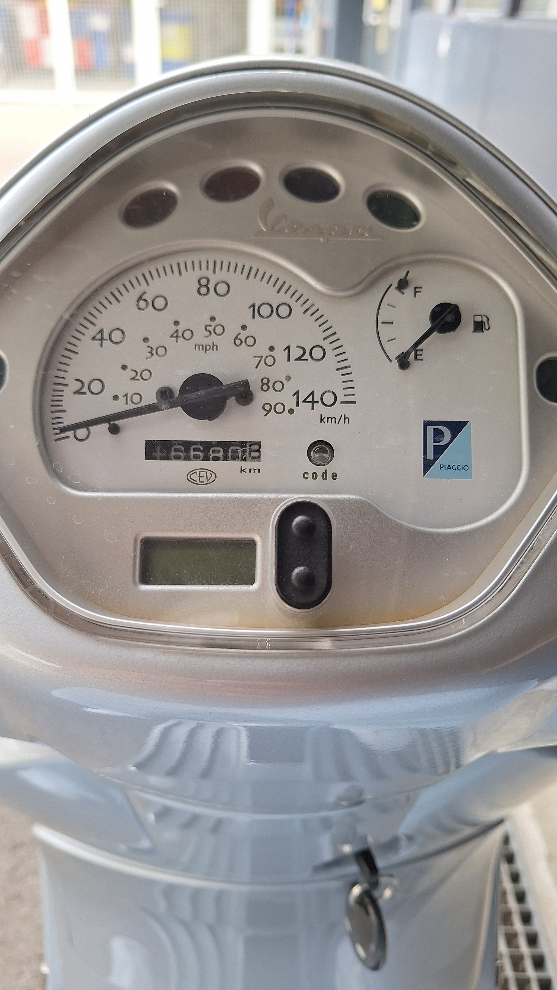 PIAGGIO Vespa 125 LX4-image-7