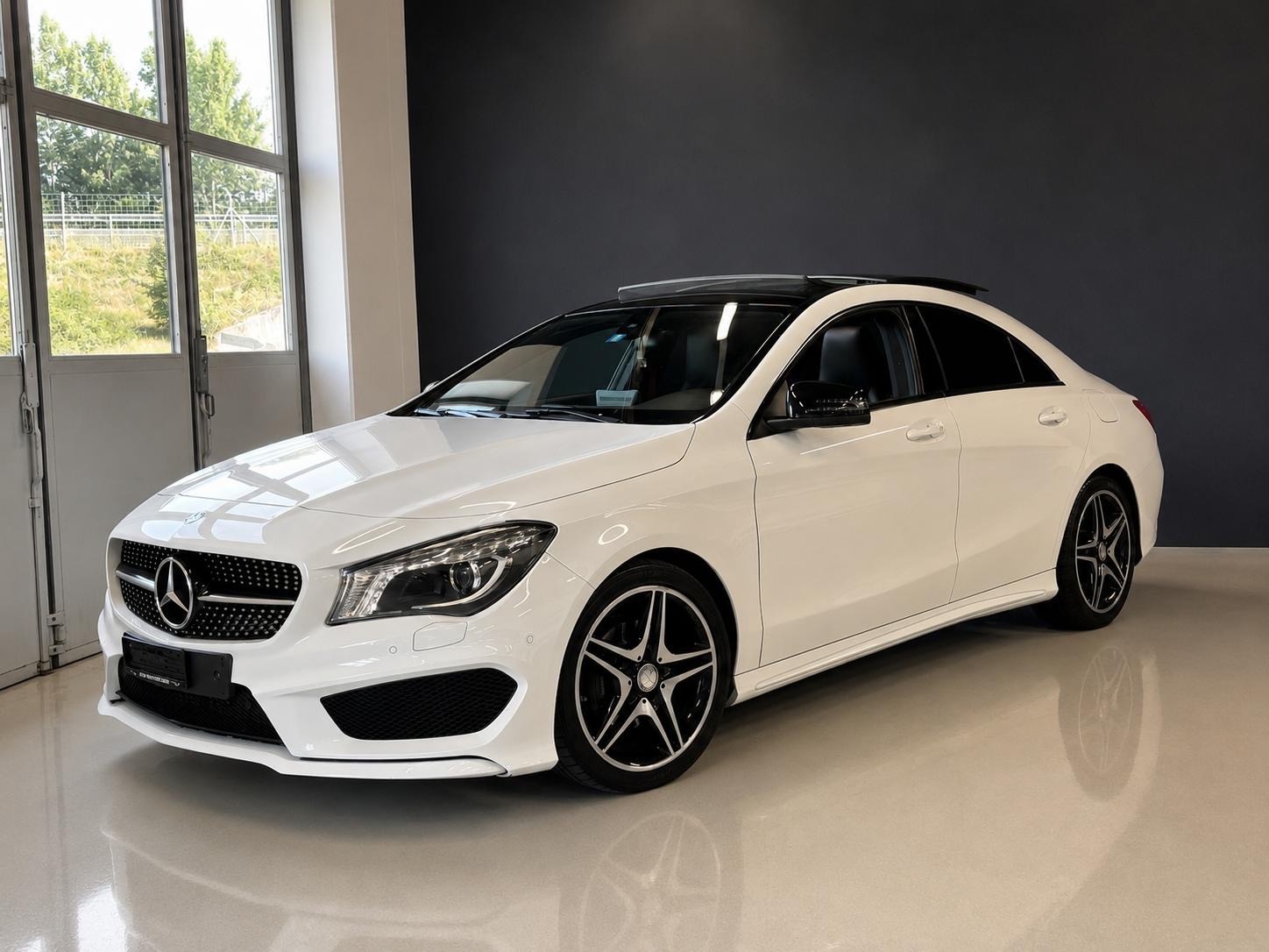 MERCEDES-BENZ CLA 200 AMG Line 7G-DCT-image-4