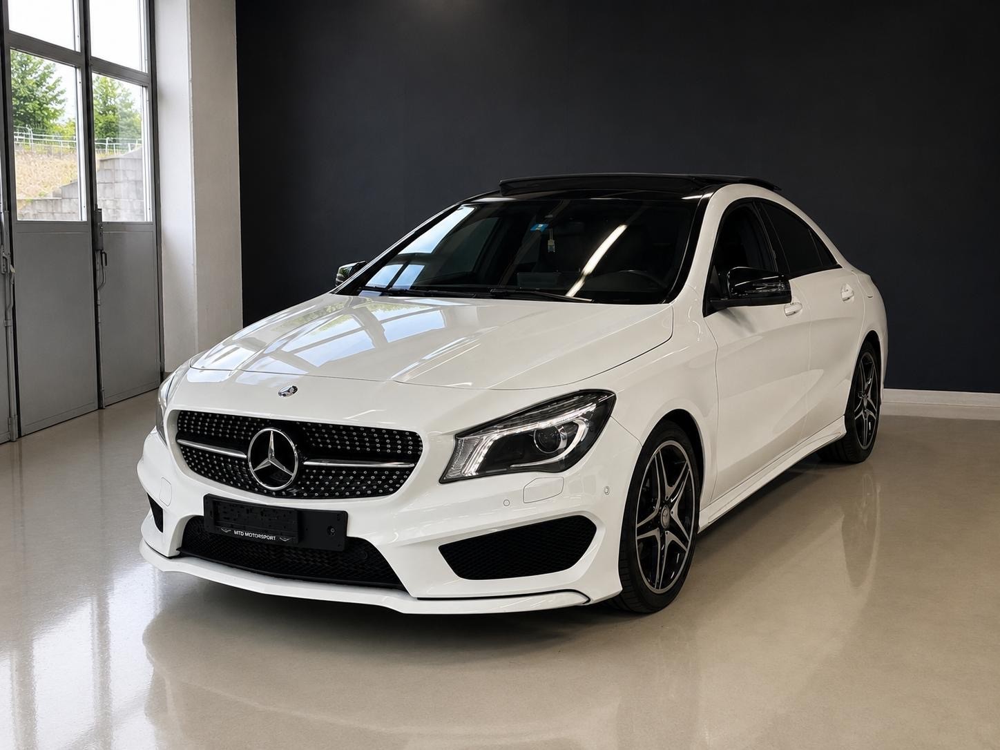 MERCEDES-BENZ CLA 200 AMG Line 7G-DCT-image-1