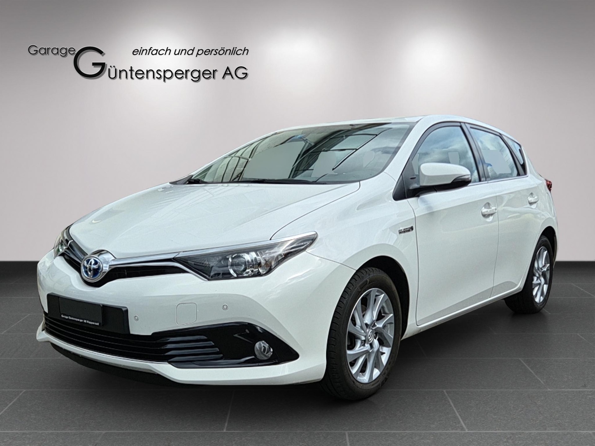 TOYOTA Auris 1.8 HSD Trend