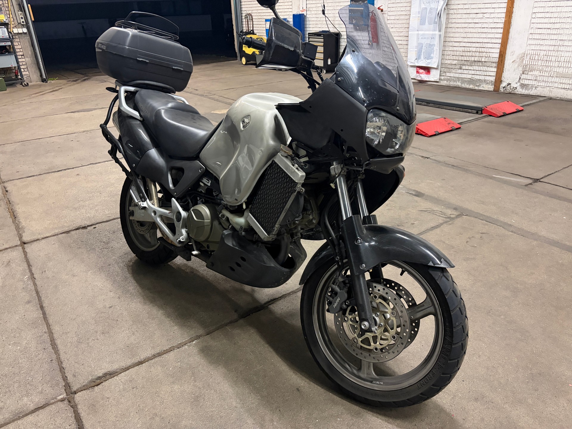 HONDA XL 1000 V Varadero-image-1