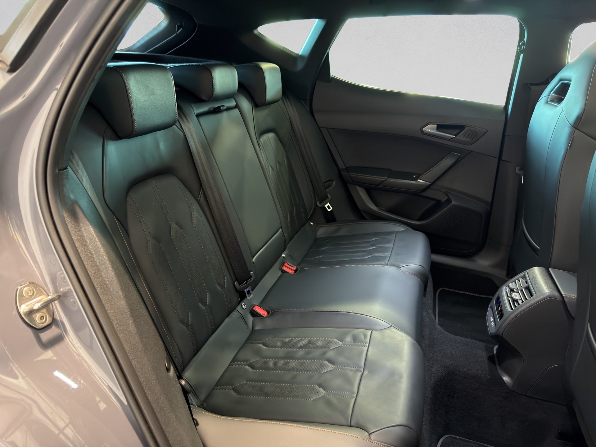 CUPRA Formentor 1.4 e-HYBRID pHEV VZ DSG-image-11