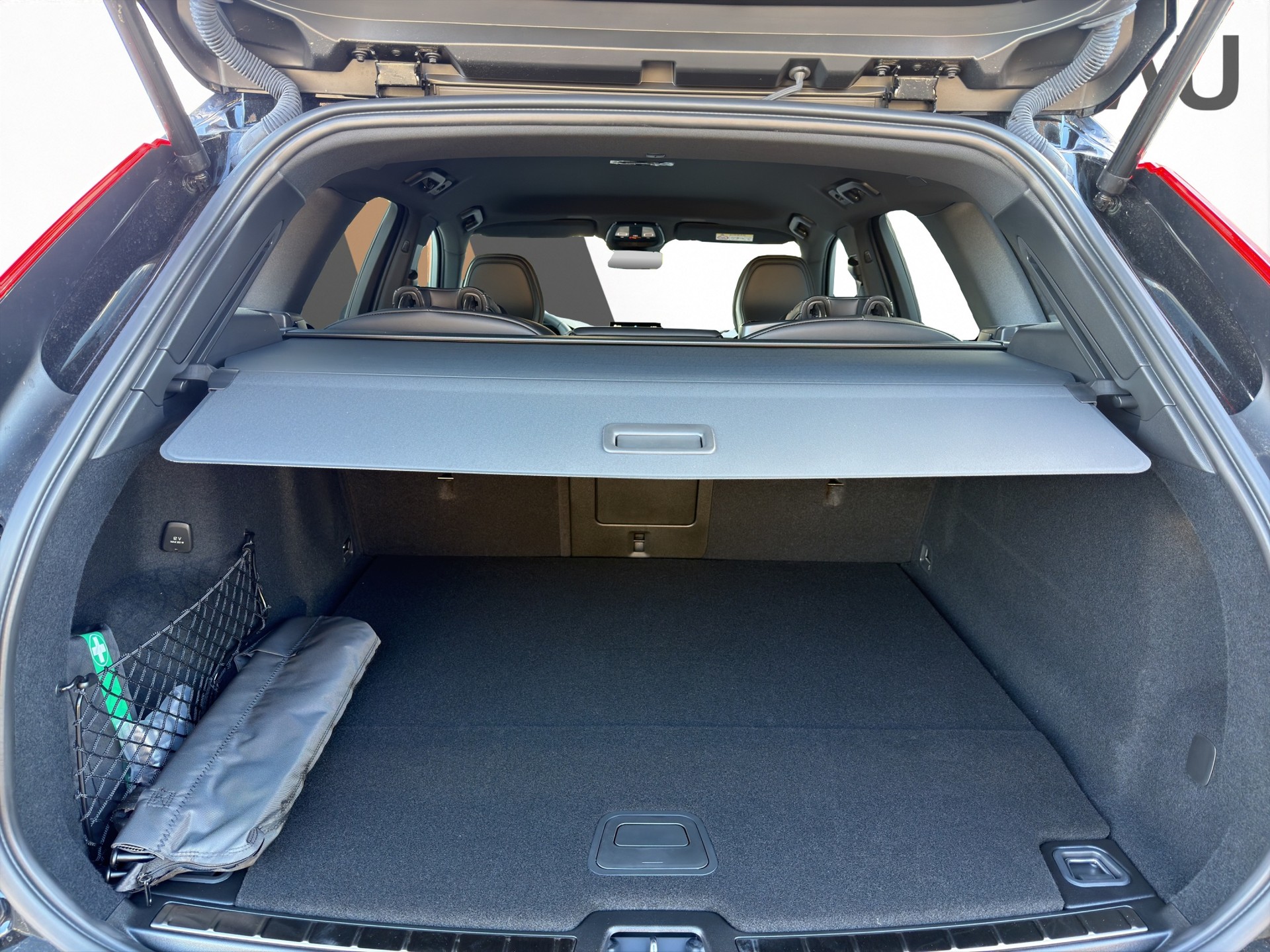 VOLVO XC60 2.0 T8 TE Black Edition eAWD-image-25