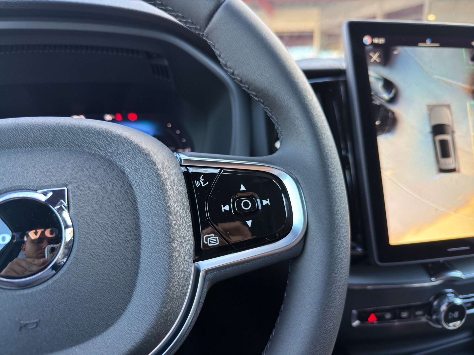 VOLVO XC60 2.0 T8 TE Black Edition eAWD-image-44