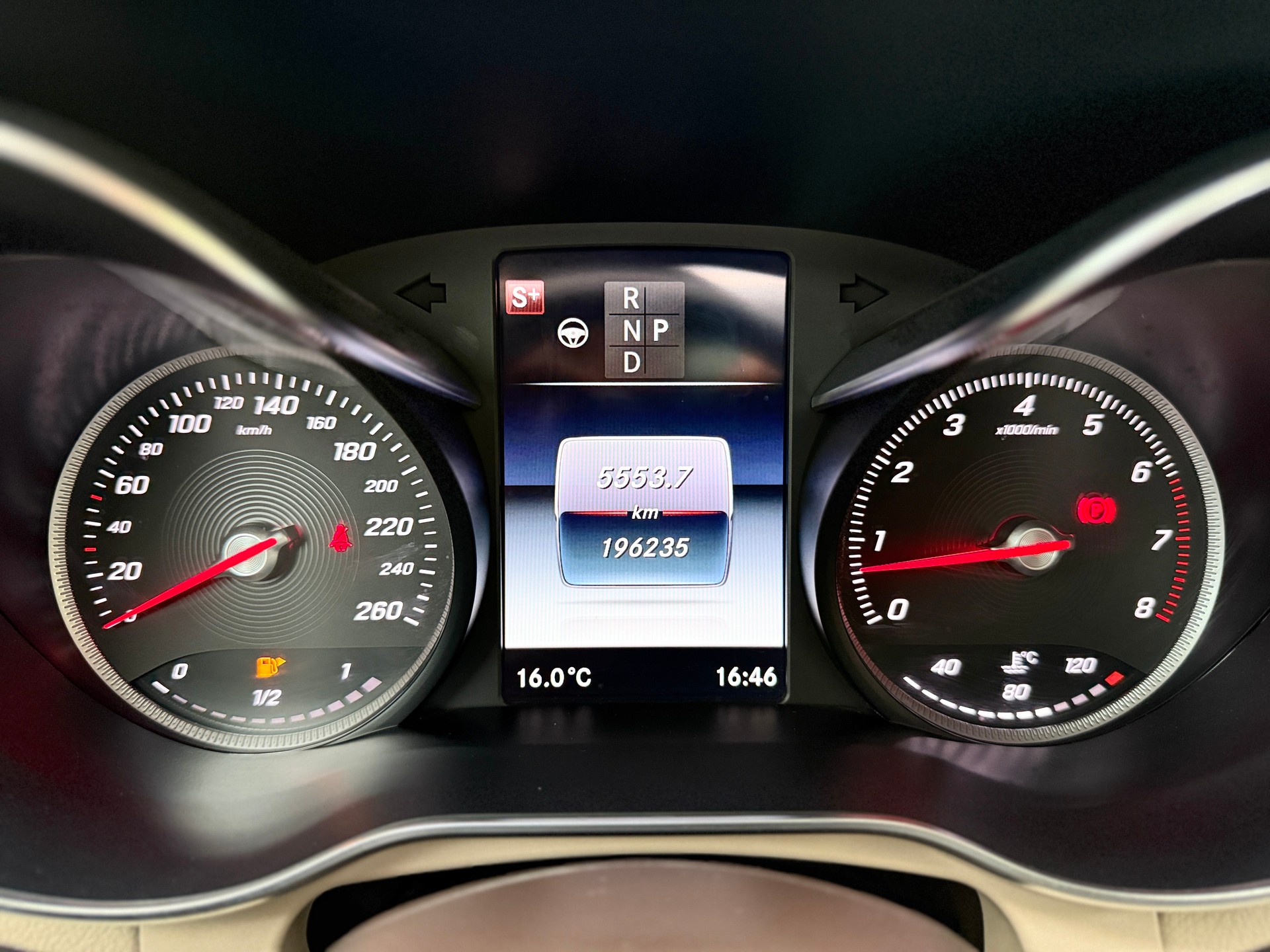 MERCEDES-BENZ GLC 250 4Matic 9G-Tronic-image-15