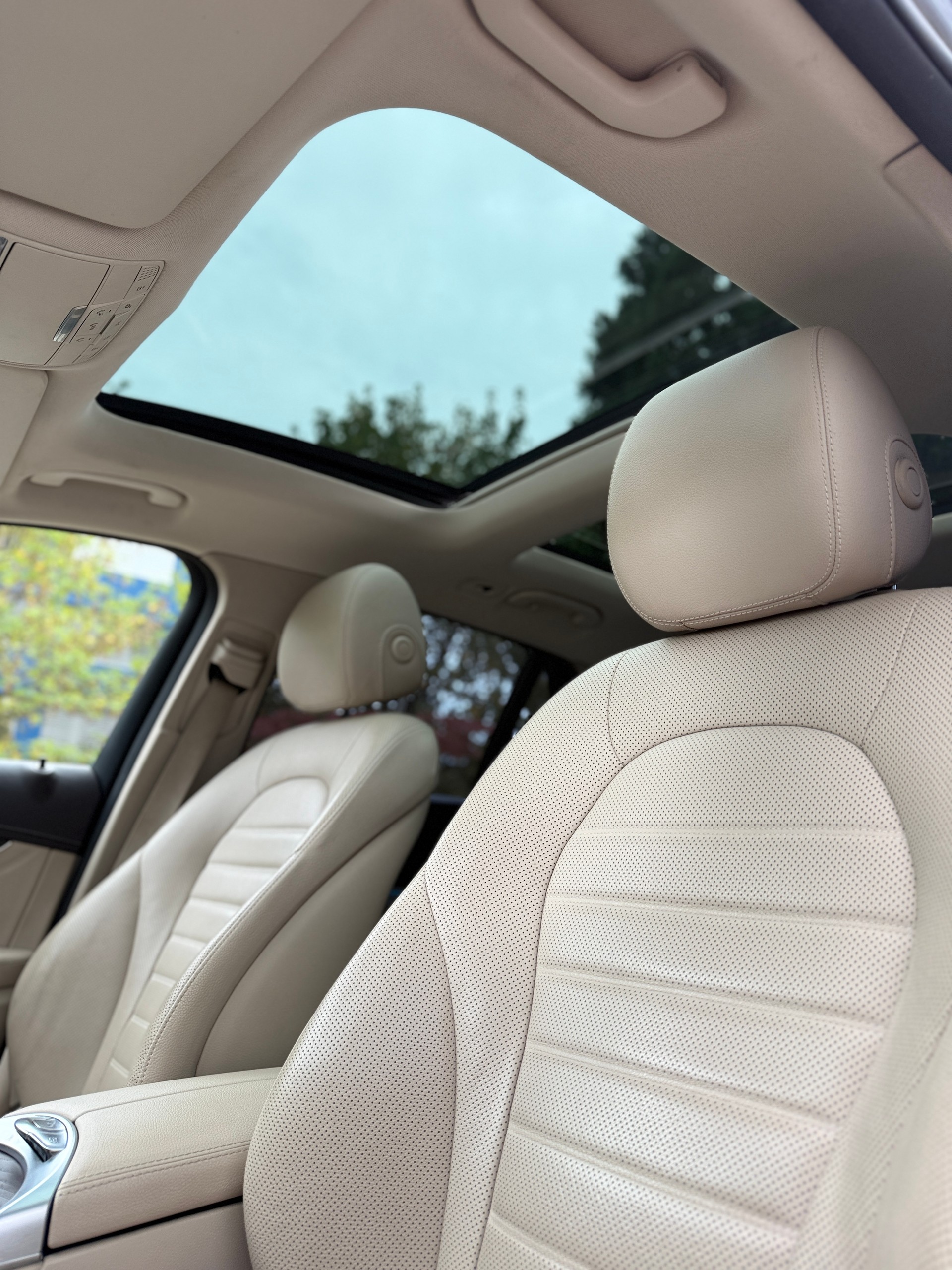 MERCEDES-BENZ GLC 250 4Matic 9G-Tronic-image-9